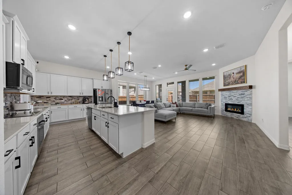 Single Family Residence For Sale in Collin County , 212 Cherryvale Lane, Princeton, Texas 75407, 4 Bedroom, 3 Bathroom, 2 Garage spaces, 2,386 Sqft, built in 2024, mls#21367679, Real Estate Agent in Princeton, Homes For Sale in Collin county, Homes For Sale in Princeton, Realtor in Princeton Texas, Real Estate Brokerage Independent Realty Texas, Luminita Cordes Realtor