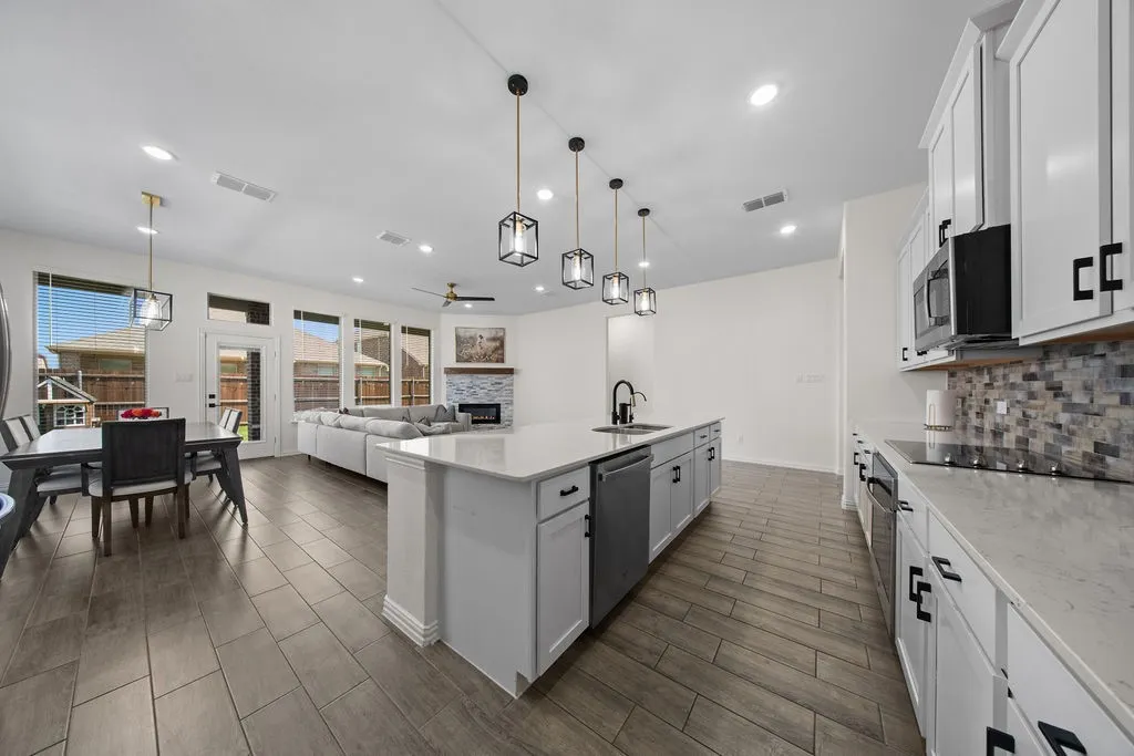 Single Family Residence For Sale in Collin County , 212 Cherryvale Lane, Princeton, Texas 75407, 4 Bedroom, 3 Bathroom, 2 Garage spaces, 2,386 Sqft, built in 2024, mls#21367679, Real Estate Agent in Princeton, Homes For Sale in Collin county, Homes For Sale in Princeton, Realtor in Princeton Texas, Real Estate Brokerage Independent Realty Texas, Luminita Cordes Realtor