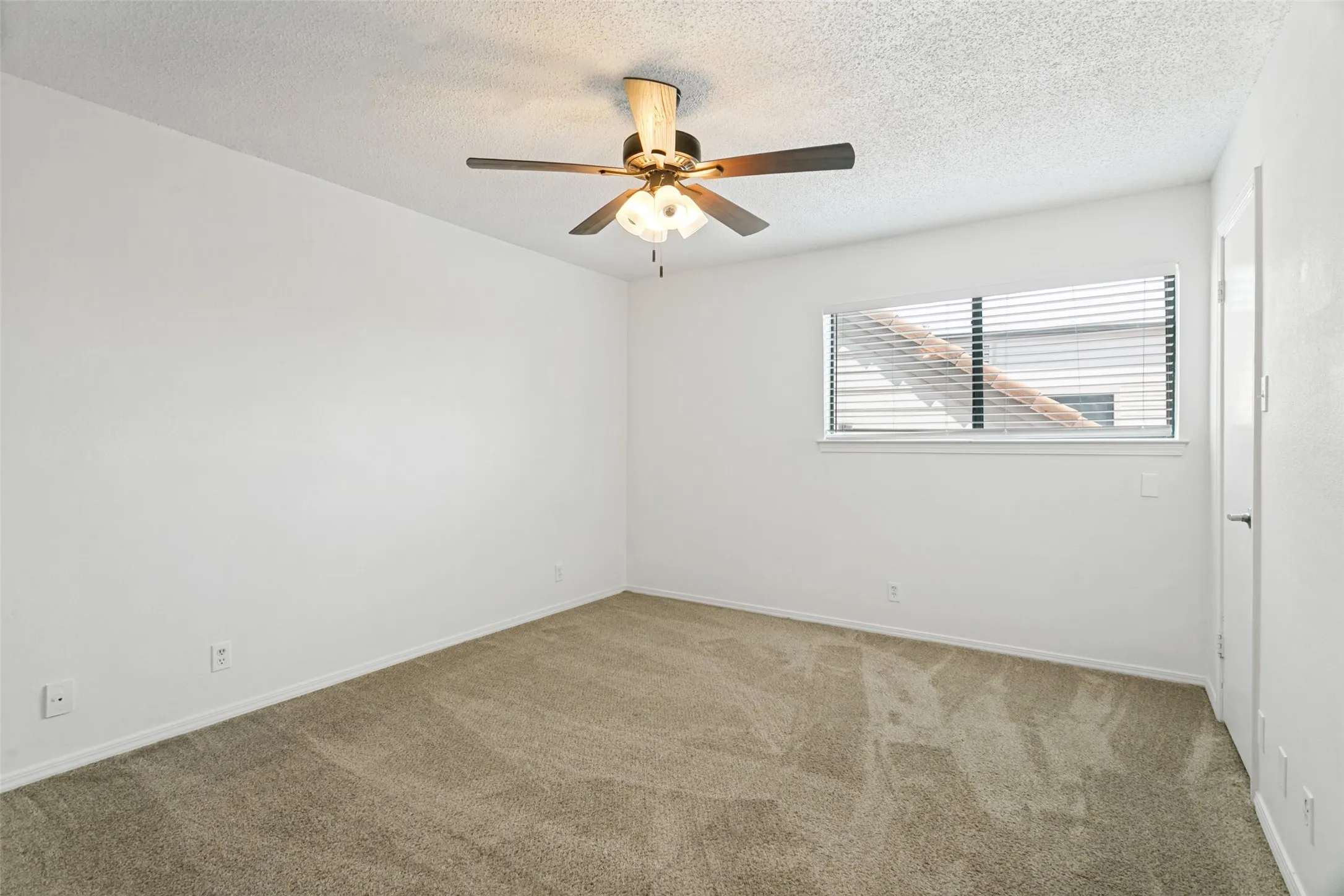 Condominium For Sale in Collin County , 18240 Midway Road 901, Dallas, Texas 75287, 1 Bedroom, 2 Bathroom, Garage spaces, 871 Sqft, built in 1982, mls#21372099, Real Estate Agent in Dallas, Homes For Sale in Collin county, Homes For Sale in Dallas, Realtor in Dallas Texas, Real Estate Brokerage Independent Realty Texas, Luminita Cordes Realtor