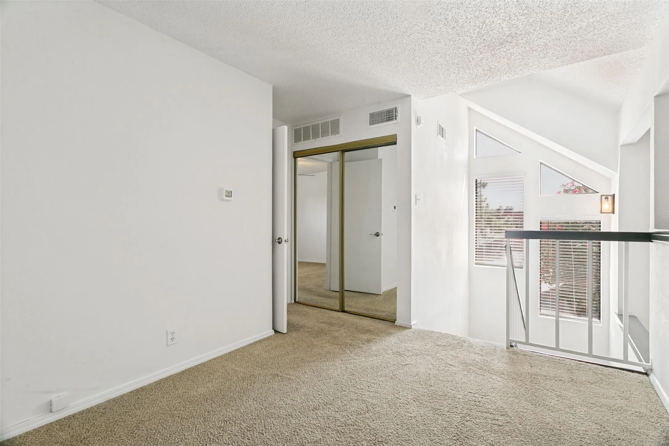 Condominium For Sale in Collin County , 18240 Midway Road 901, Dallas, Texas 75287, 1 Bedroom, 2 Bathroom, Garage spaces, 871 Sqft, built in 1982, mls#21372099, Real Estate Agent in Dallas, Homes For Sale in Collin county, Homes For Sale in Dallas, Realtor in Dallas Texas, Real Estate Brokerage Independent Realty Texas, Luminita Cordes Realtor