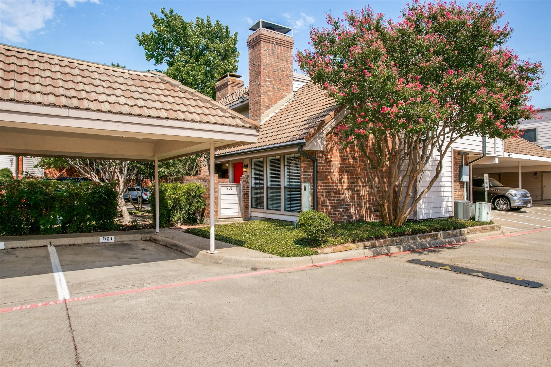 Condominium For Sale in Collin County , 18240 Midway Road 901, Dallas, Texas 75287, 1 Bedroom, 2 Bathroom, Garage spaces, 871 Sqft, built in 1982, mls#21372099, Real Estate Agent in Dallas, Homes For Sale in Collin county, Homes For Sale in Dallas, Realtor in Dallas Texas, Real Estate Brokerage Independent Realty Texas, Luminita Cordes Realtor
