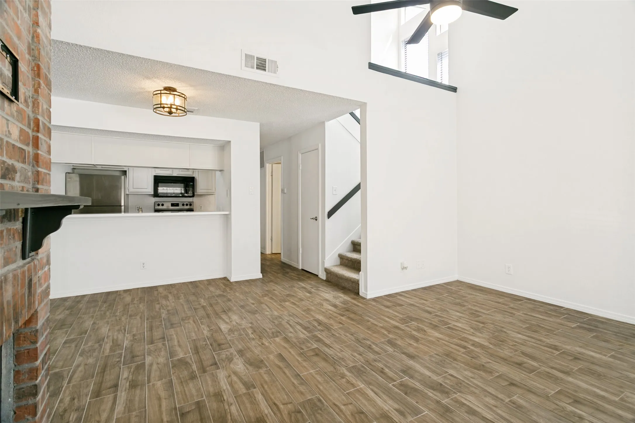 Condominium For Sale in Collin County , 18240 Midway Road 901, Dallas, Texas 75287, 1 Bedroom, 2 Bathroom, Garage spaces, 871 Sqft, built in 1982, mls#21372099, Real Estate Agent in Dallas, Homes For Sale in Collin county, Homes For Sale in Dallas, Realtor in Dallas Texas, Real Estate Brokerage Independent Realty Texas, Luminita Cordes Realtor