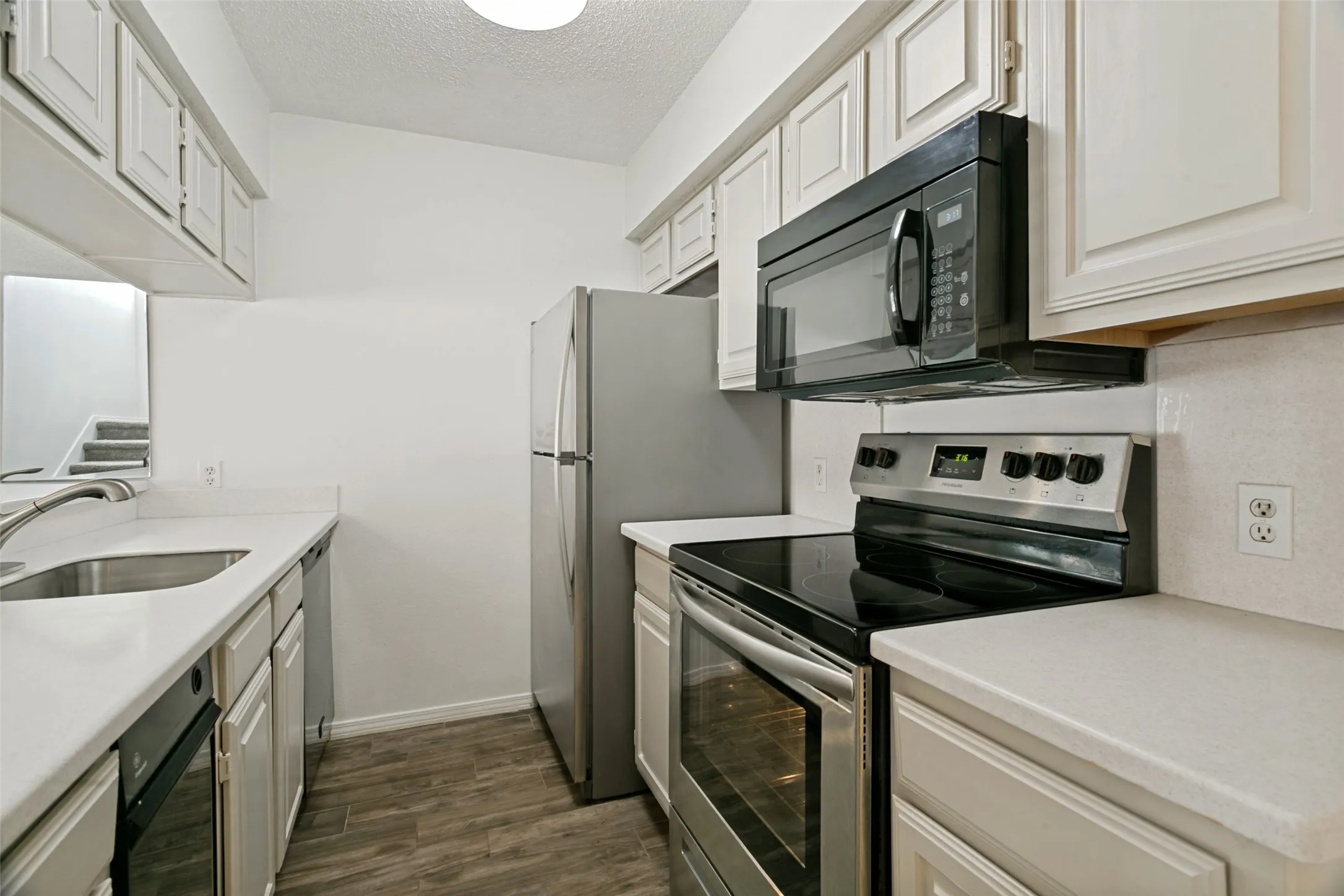 Condominium For Sale in Collin County , 18240 Midway Road 901, Dallas, Texas 75287, 1 Bedroom, 2 Bathroom, Garage spaces, 871 Sqft, built in 1982, mls#21372099, Real Estate Agent in Dallas, Homes For Sale in Collin county, Homes For Sale in Dallas, Realtor in Dallas Texas, Real Estate Brokerage Independent Realty Texas, Luminita Cordes Realtor