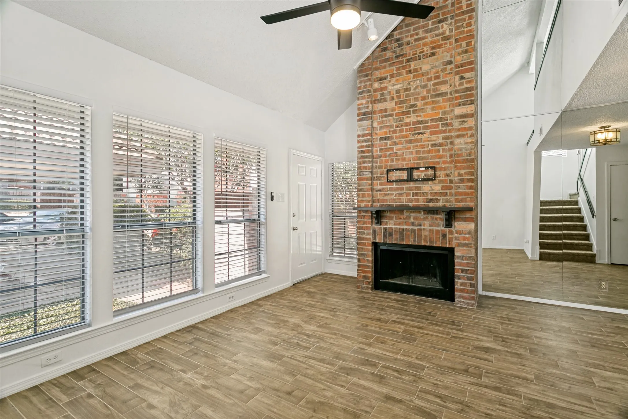 Condominium For Sale in Collin County , 18240 Midway Road 901, Dallas, Texas 75287, 1 Bedroom, 2 Bathroom, Garage spaces, 871 Sqft, built in 1982, mls#21372099, Real Estate Agent in Dallas, Homes For Sale in Collin county, Homes For Sale in Dallas, Realtor in Dallas Texas, Real Estate Brokerage Independent Realty Texas, Luminita Cordes Realtor