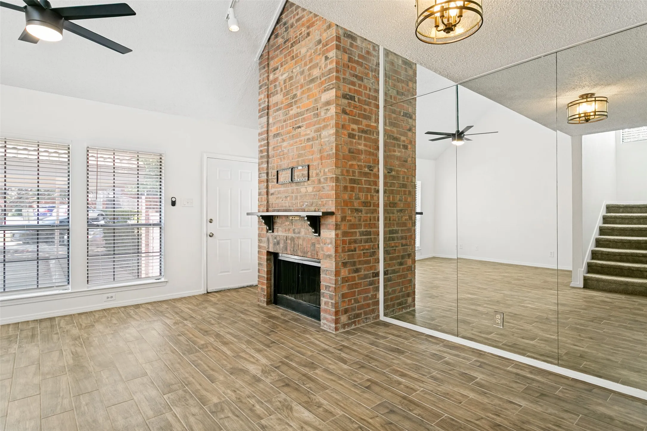 Condominium For Sale in Collin County , 18240 Midway Road 901, Dallas, Texas 75287, 1 Bedroom, 2 Bathroom, Garage spaces, 871 Sqft, built in 1982, mls#21372099, Real Estate Agent in Dallas, Homes For Sale in Collin county, Homes For Sale in Dallas, Realtor in Dallas Texas, Real Estate Brokerage Independent Realty Texas, Luminita Cordes Realtor