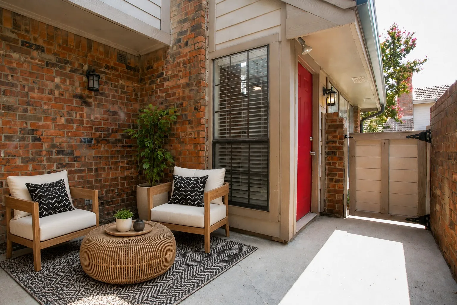 Condominium For Sale in Collin County , 18240 Midway Road 901, Dallas, Texas 75287, 1 Bedroom, 2 Bathroom, Garage spaces, 871 Sqft, built in 1982, mls#21372099, Real Estate Agent in Dallas, Homes For Sale in Collin county, Homes For Sale in Dallas, Realtor in Dallas Texas, Real Estate Brokerage Independent Realty Texas, Luminita Cordes Realtor
