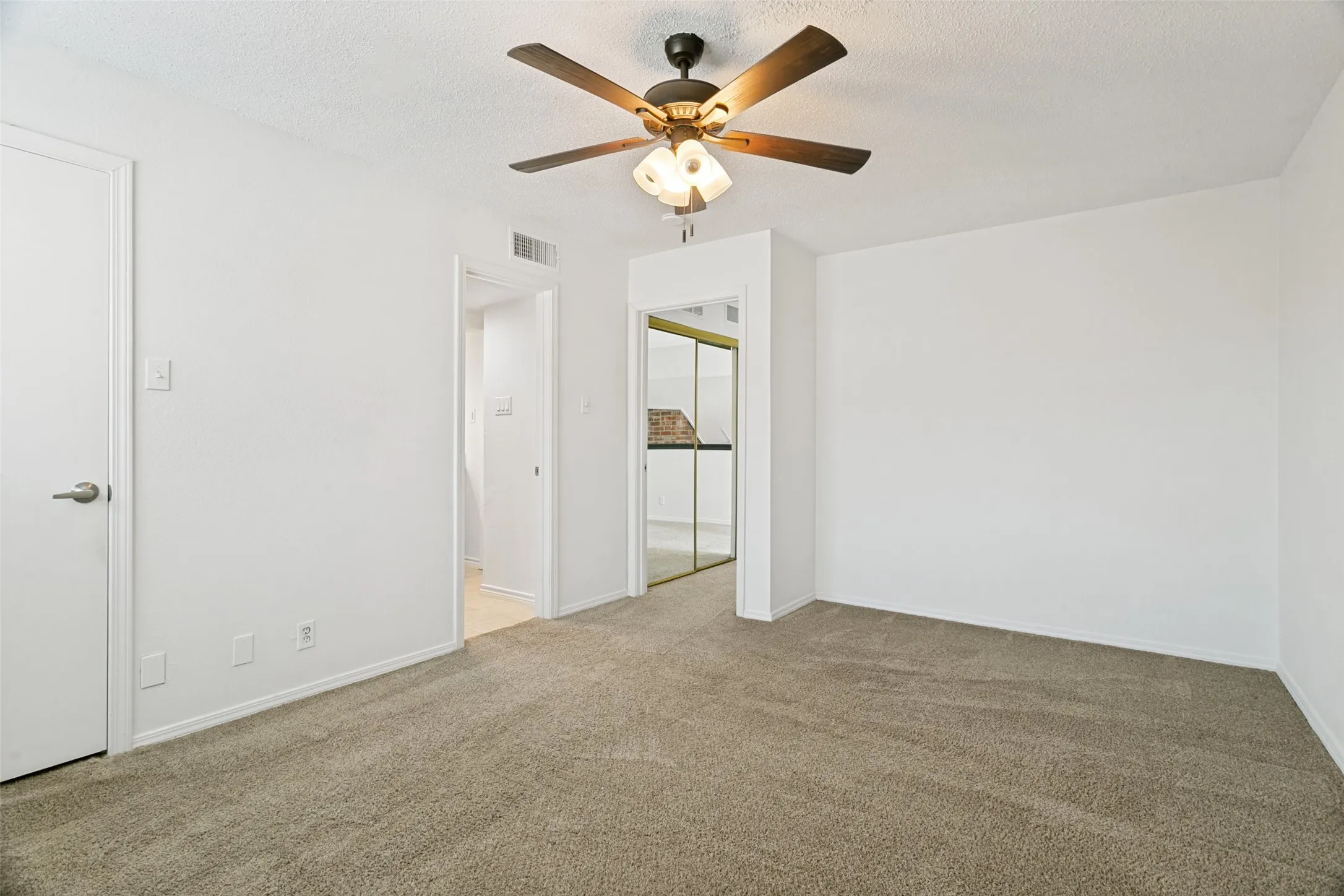 Condominium For Sale in Collin County , 18240 Midway Road 901, Dallas, Texas 75287, 1 Bedroom, 2 Bathroom, Garage spaces, 871 Sqft, built in 1982, mls#21372099, Real Estate Agent in Dallas, Homes For Sale in Collin county, Homes For Sale in Dallas, Realtor in Dallas Texas, Real Estate Brokerage Independent Realty Texas, Luminita Cordes Realtor