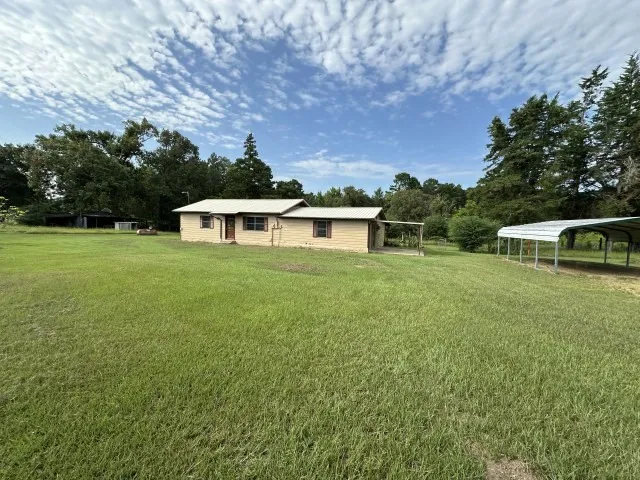 Single Family Residence For Sale in Cass County , 854 County Road 4228, Atlanta, Texas 75551, 2 Bedroom, 2 Bathroom, Garage spaces, 1,440 Sqft, built in 1965, mls#21372478, Real Estate Agent in Atlanta, Homes For Sale in Cass county, Homes For Sale in Atlanta, Realtor in Atlanta Texas, Real Estate Brokerage Independent Realty Texas, Luminita Cordes Realtor