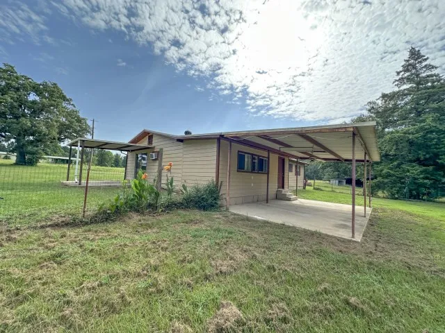 Single Family Residence For Sale in Cass County , 854 County Road 4228, Atlanta, Texas 75551, 2 Bedroom, 2 Bathroom, Garage spaces, 1,440 Sqft, built in 1965, mls#21372478, Real Estate Agent in Atlanta, Homes For Sale in Cass county, Homes For Sale in Atlanta, Realtor in Atlanta Texas, Real Estate Brokerage Independent Realty Texas, Luminita Cordes Realtor
