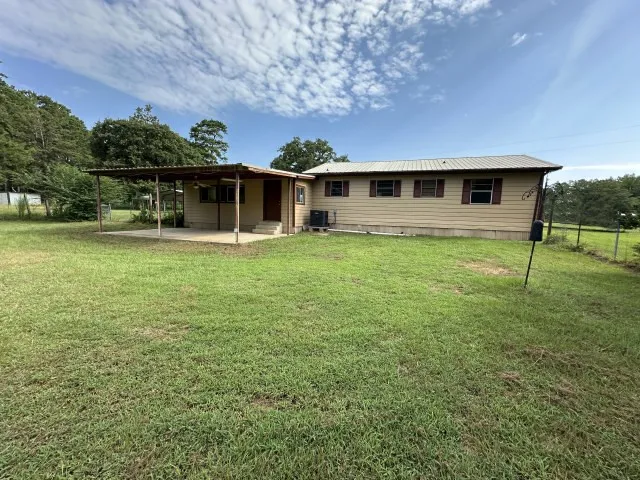 Single Family Residence For Sale in Cass County , 854 County Road 4228, Atlanta, Texas 75551, 2 Bedroom, 2 Bathroom, Garage spaces, 1,440 Sqft, built in 1965, mls#21372478, Real Estate Agent in Atlanta, Homes For Sale in Cass county, Homes For Sale in Atlanta, Realtor in Atlanta Texas, Real Estate Brokerage Independent Realty Texas, Luminita Cordes Realtor