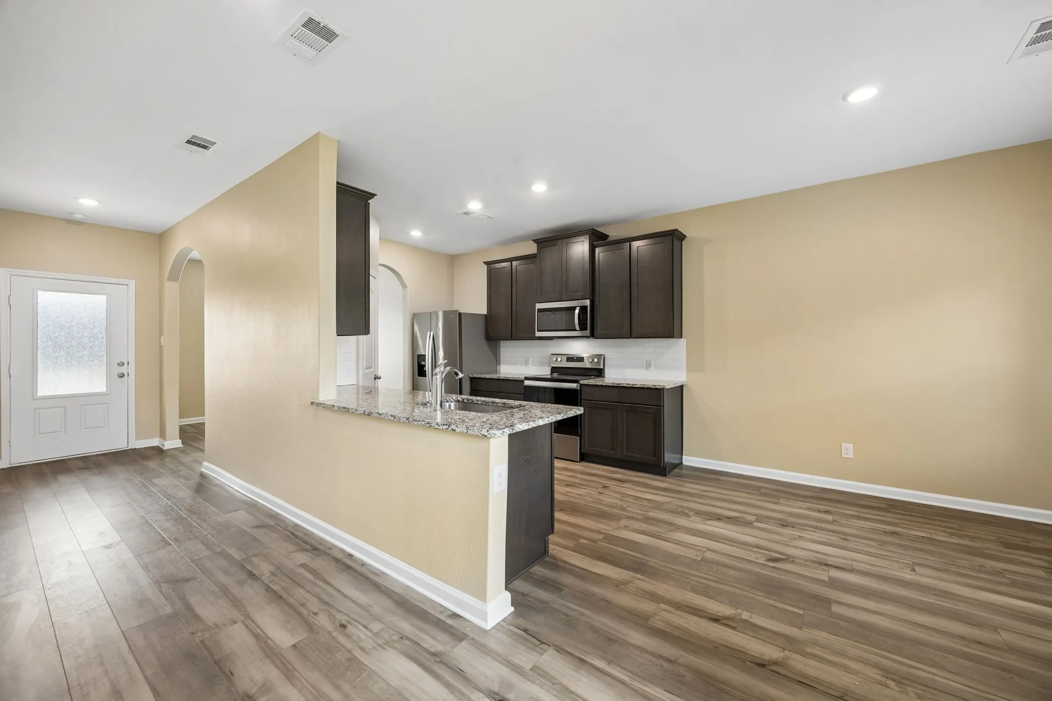 Single Family Residence For Rent in Collin County , 274 Moonstone Way, Princeton, Texas 75407, 4 Bedroom, 3 Bathroom, 2 Garage spaces, 2,292 Sqft, built in 2021, mls#21372493, Real Estate Agent in Princeton, Homes For Rent in Collin county, Homes For Rent in Princeton, Realtor in Princeton Texas, Real Estate Brokerage Independent Realty Texas, Luminita Cordes Realtor