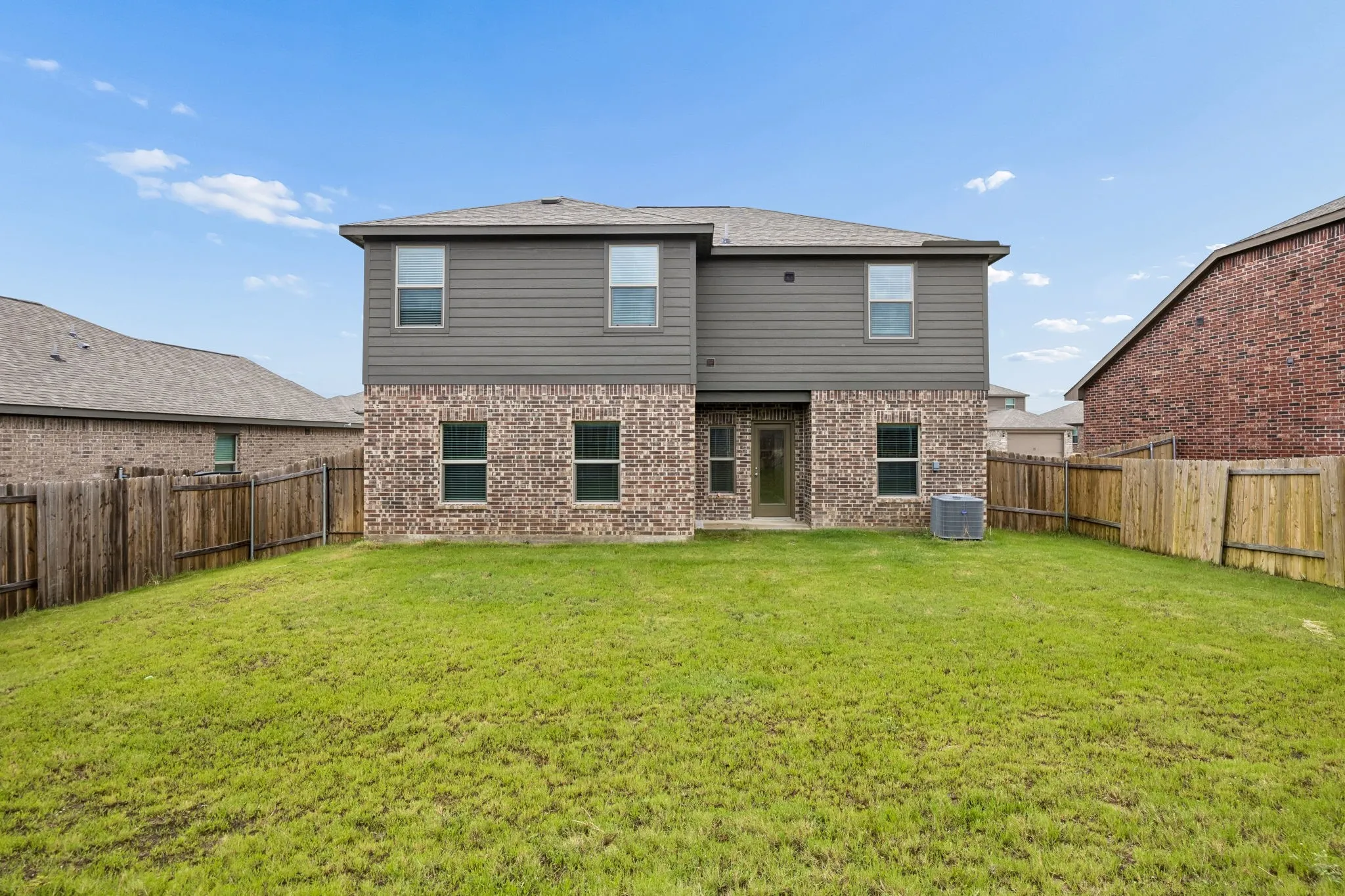 Single Family Residence For Rent in Collin County , 274 Moonstone Way, Princeton, Texas 75407, 4 Bedroom, 3 Bathroom, 2 Garage spaces, 2,292 Sqft, built in 2021, mls#21372493, Real Estate Agent in Princeton, Homes For Rent in Collin county, Homes For Rent in Princeton, Realtor in Princeton Texas, Real Estate Brokerage Independent Realty Texas, Luminita Cordes Realtor