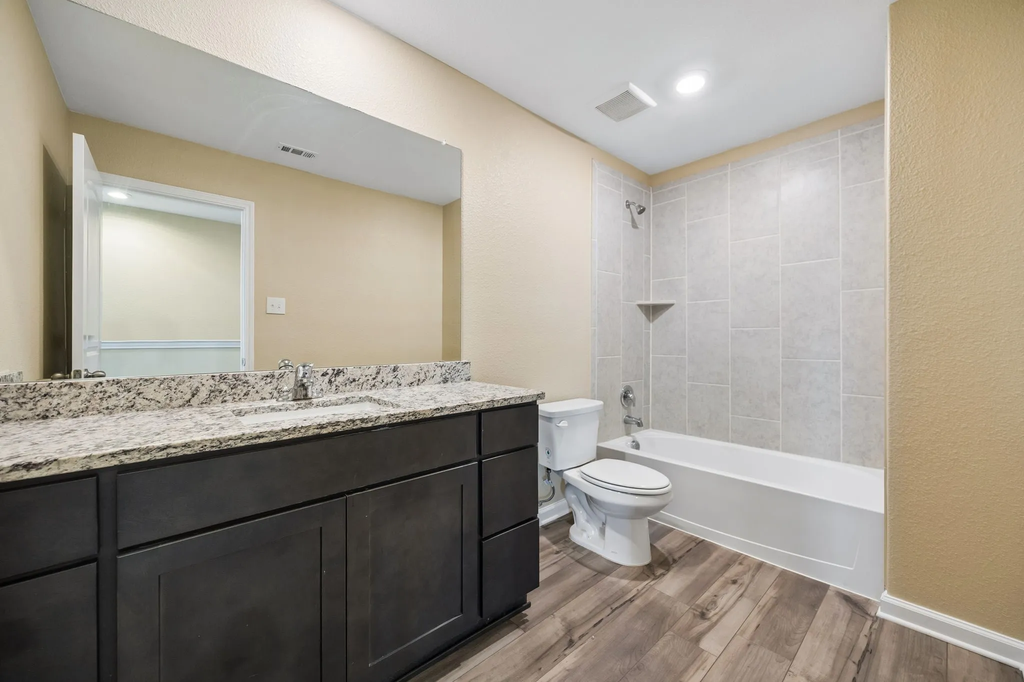 Single Family Residence For Rent in Collin County , 274 Moonstone Way, Princeton, Texas 75407, 4 Bedroom, 3 Bathroom, 2 Garage spaces, 2,292 Sqft, built in 2021, mls#21372493, Real Estate Agent in Princeton, Homes For Rent in Collin county, Homes For Rent in Princeton, Realtor in Princeton Texas, Real Estate Brokerage Independent Realty Texas, Luminita Cordes Realtor
