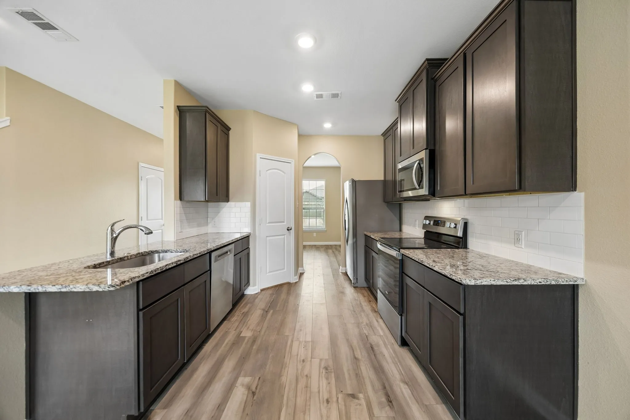 Single Family Residence For Rent in Collin County , 274 Moonstone Way, Princeton, Texas 75407, 4 Bedroom, 3 Bathroom, 2 Garage spaces, 2,292 Sqft, built in 2021, mls#21372493, Real Estate Agent in Princeton, Homes For Rent in Collin county, Homes For Rent in Princeton, Realtor in Princeton Texas, Real Estate Brokerage Independent Realty Texas, Luminita Cordes Realtor