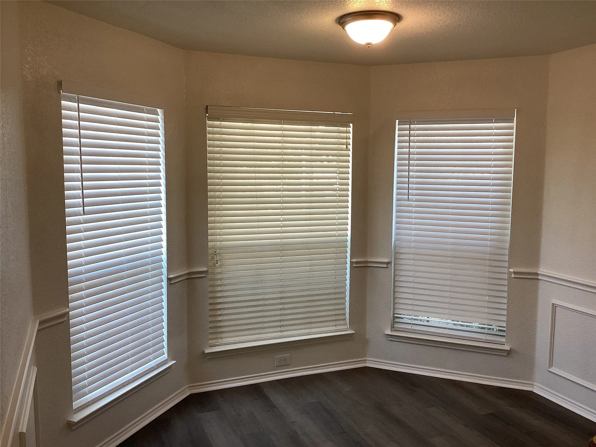 Single Family Residence For Rent in Tarrant County , 4936 Happy Trail, Fort Worth, Texas 76244, 3 Bedroom, 2 Bathroom, 2 Garage spaces, 1,499 Sqft, built in 2006, mls#21372494, Real Estate Agent in Fort Worth, Homes For Rent in Tarrant county, Homes For Rent in Fort Worth, Realtor in Fort Worth Texas, Real Estate Brokerage Independent Realty Texas, Luminita Cordes Realtor