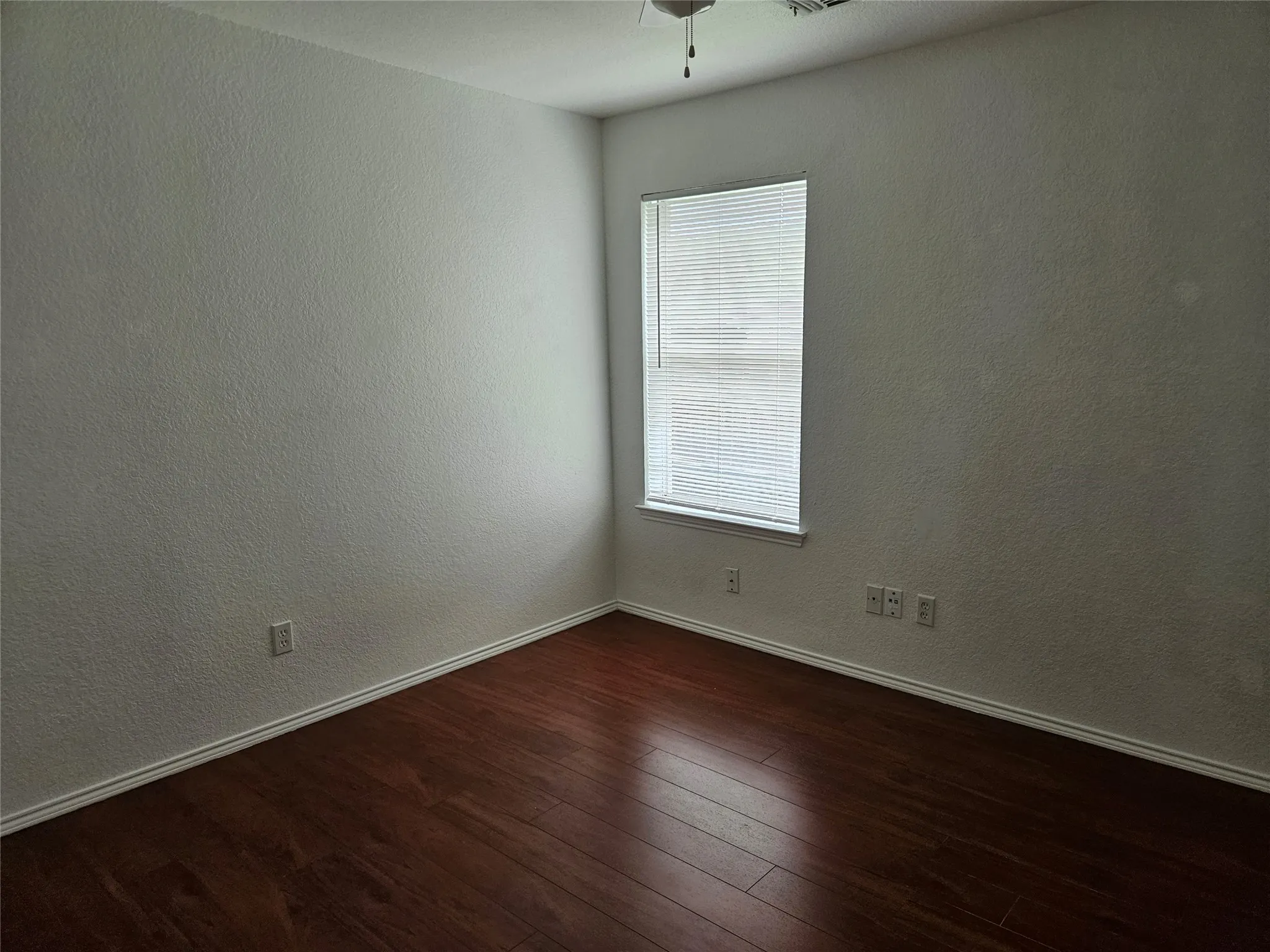 Single Family Residence For Sale in Tarrant County , 5901 Rising Meadow Drive, Arlington, Texas 76018, 4 Bedroom, 2 Bathroom, 2 Garage spaces, 1,904 Sqft, built in 2000, mls#21371946, Real Estate Agent in Arlington, Homes For Sale in Tarrant county, Homes For Sale in Arlington, Realtor in Arlington Texas, Real Estate Brokerage Independent Realty Texas, Luminita Cordes Realtor