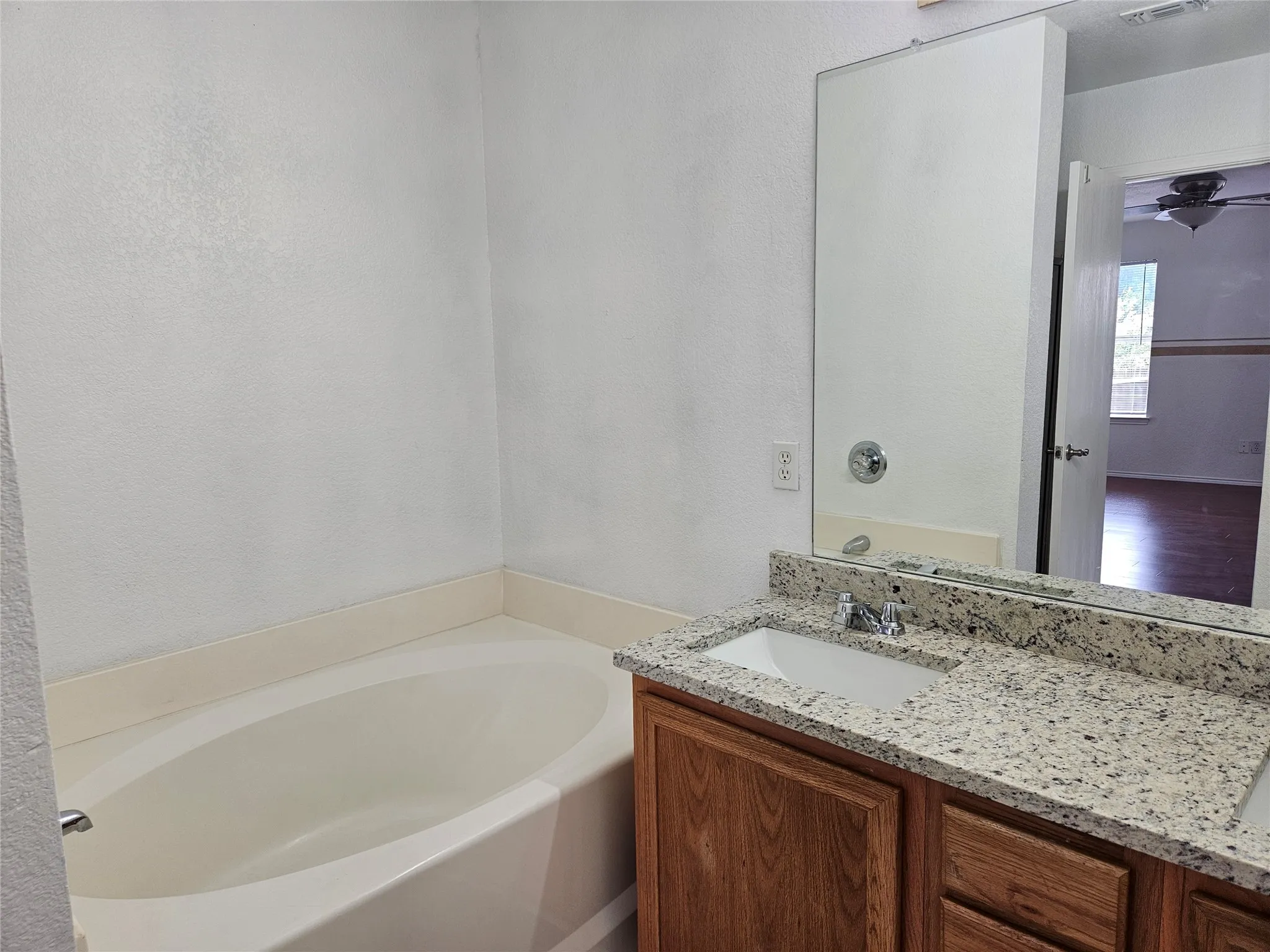Single Family Residence For Sale in Tarrant County , 5901 Rising Meadow Drive, Arlington, Texas 76018, 4 Bedroom, 2 Bathroom, 2 Garage spaces, 1,904 Sqft, built in 2000, mls#21371946, Real Estate Agent in Arlington, Homes For Sale in Tarrant county, Homes For Sale in Arlington, Realtor in Arlington Texas, Real Estate Brokerage Independent Realty Texas, Luminita Cordes Realtor