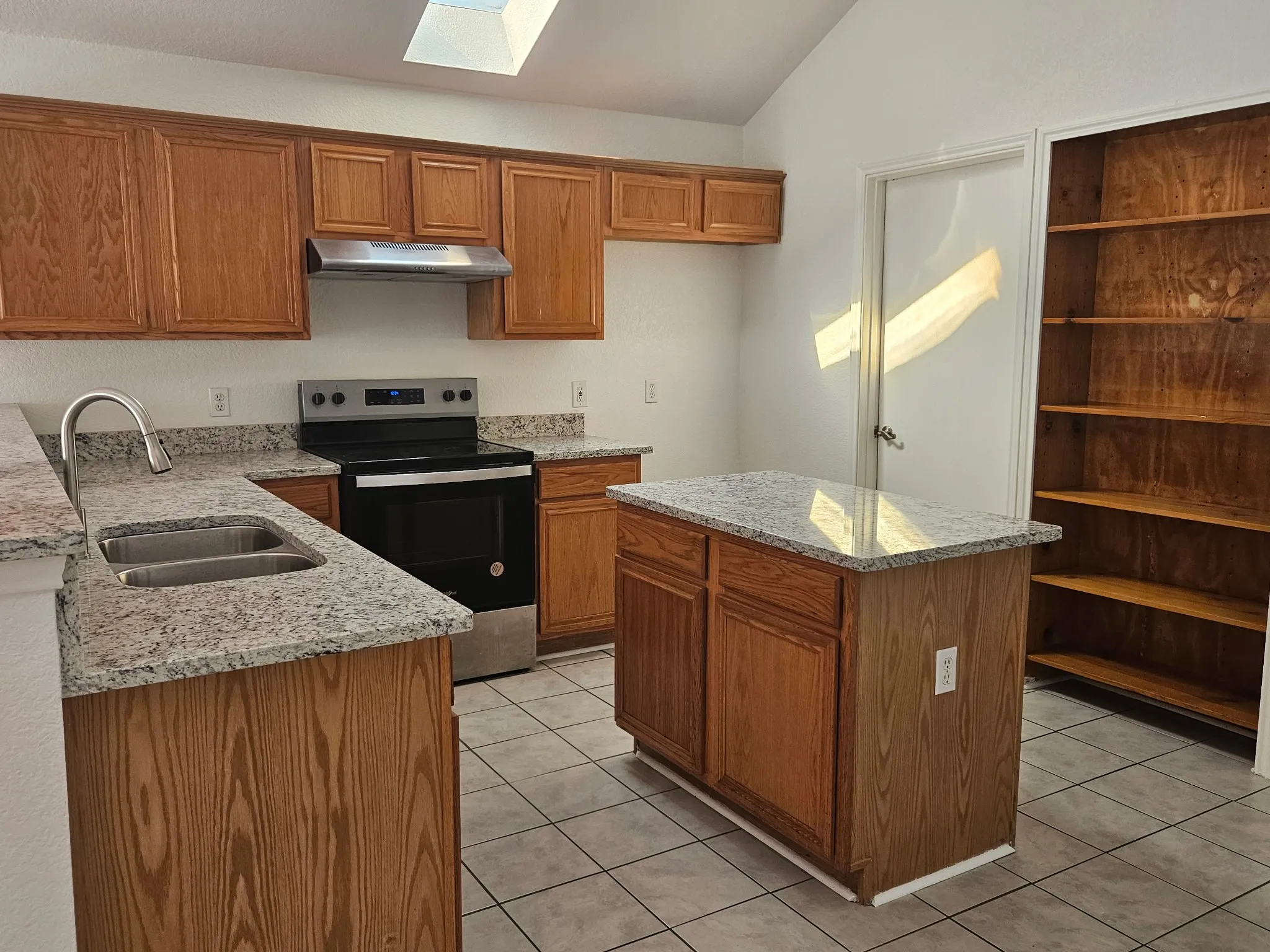 Single Family Residence For Sale in Tarrant County , 5901 Rising Meadow Drive, Arlington, Texas 76018, 4 Bedroom, 2 Bathroom, 2 Garage spaces, 1,904 Sqft, built in 2000, mls#21371946, Real Estate Agent in Arlington, Homes For Sale in Tarrant county, Homes For Sale in Arlington, Realtor in Arlington Texas, Real Estate Brokerage Independent Realty Texas, Luminita Cordes Realtor
