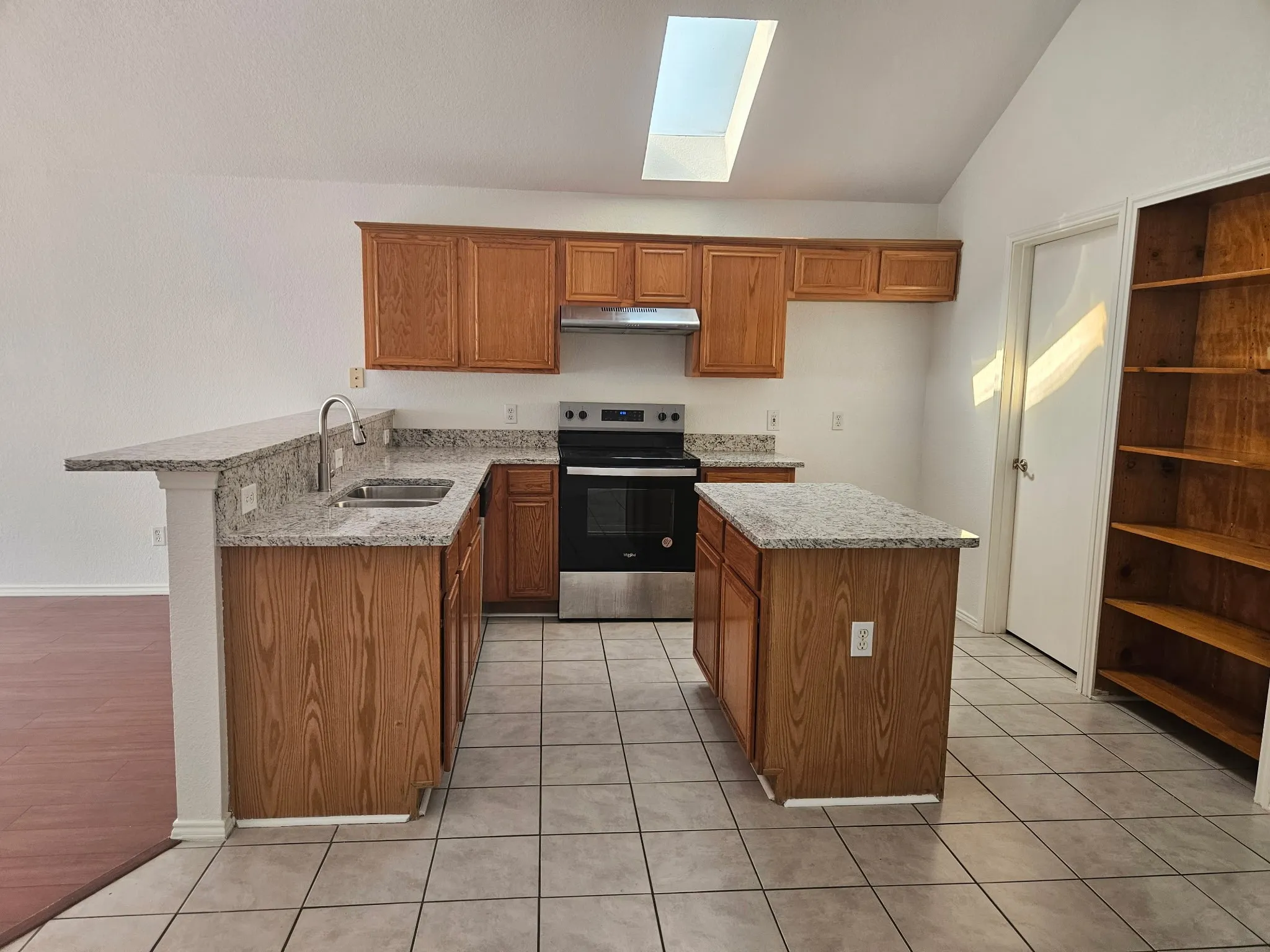 Single Family Residence For Sale in Tarrant County , 5901 Rising Meadow Drive, Arlington, Texas 76018, 4 Bedroom, 2 Bathroom, 2 Garage spaces, 1,904 Sqft, built in 2000, mls#21371946, Real Estate Agent in Arlington, Homes For Sale in Tarrant county, Homes For Sale in Arlington, Realtor in Arlington Texas, Real Estate Brokerage Independent Realty Texas, Luminita Cordes Realtor