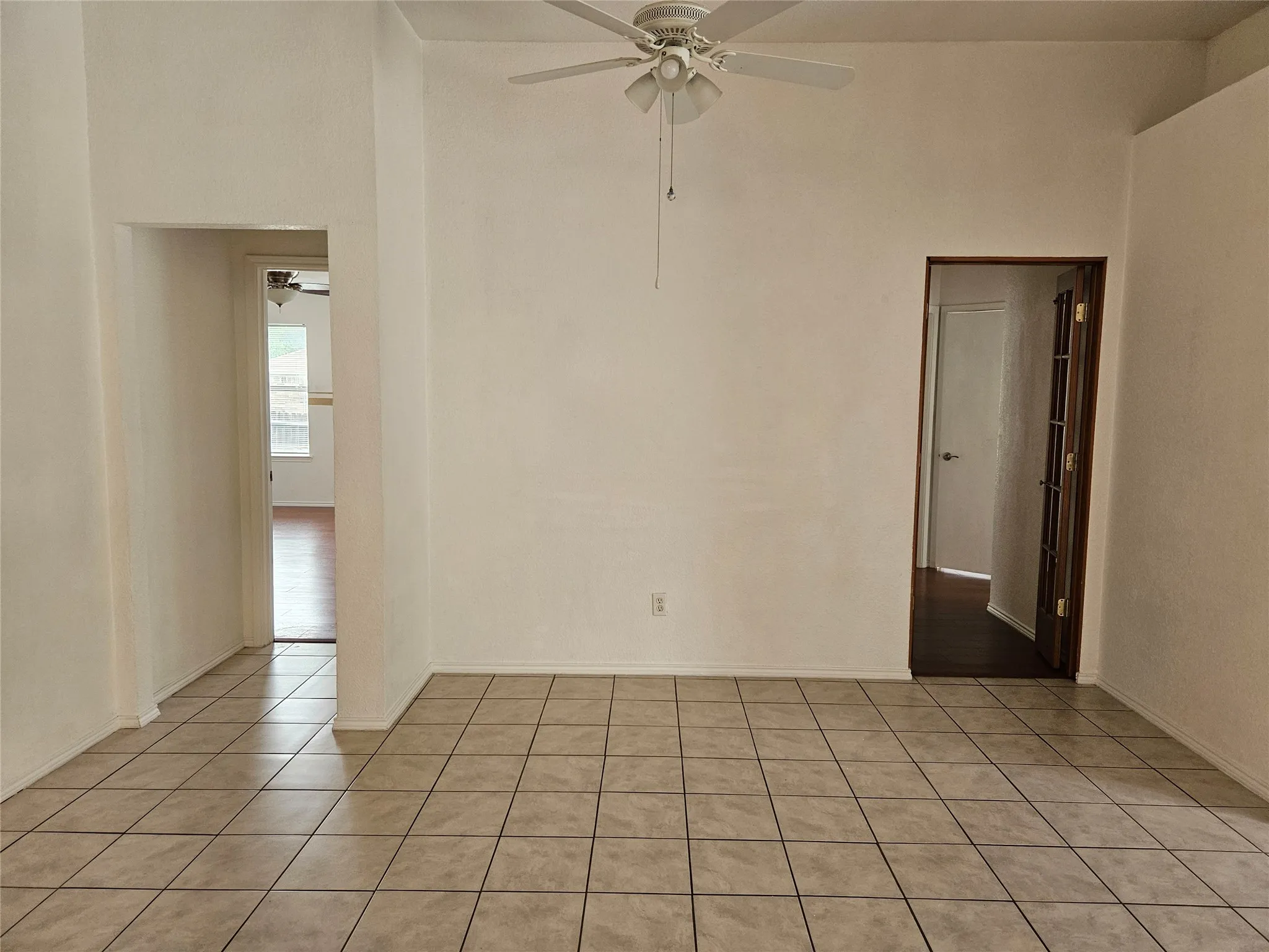 Single Family Residence For Sale in Tarrant County , 5901 Rising Meadow Drive, Arlington, Texas 76018, 4 Bedroom, 2 Bathroom, 2 Garage spaces, 1,904 Sqft, built in 2000, mls#21371946, Real Estate Agent in Arlington, Homes For Sale in Tarrant county, Homes For Sale in Arlington, Realtor in Arlington Texas, Real Estate Brokerage Independent Realty Texas, Luminita Cordes Realtor
