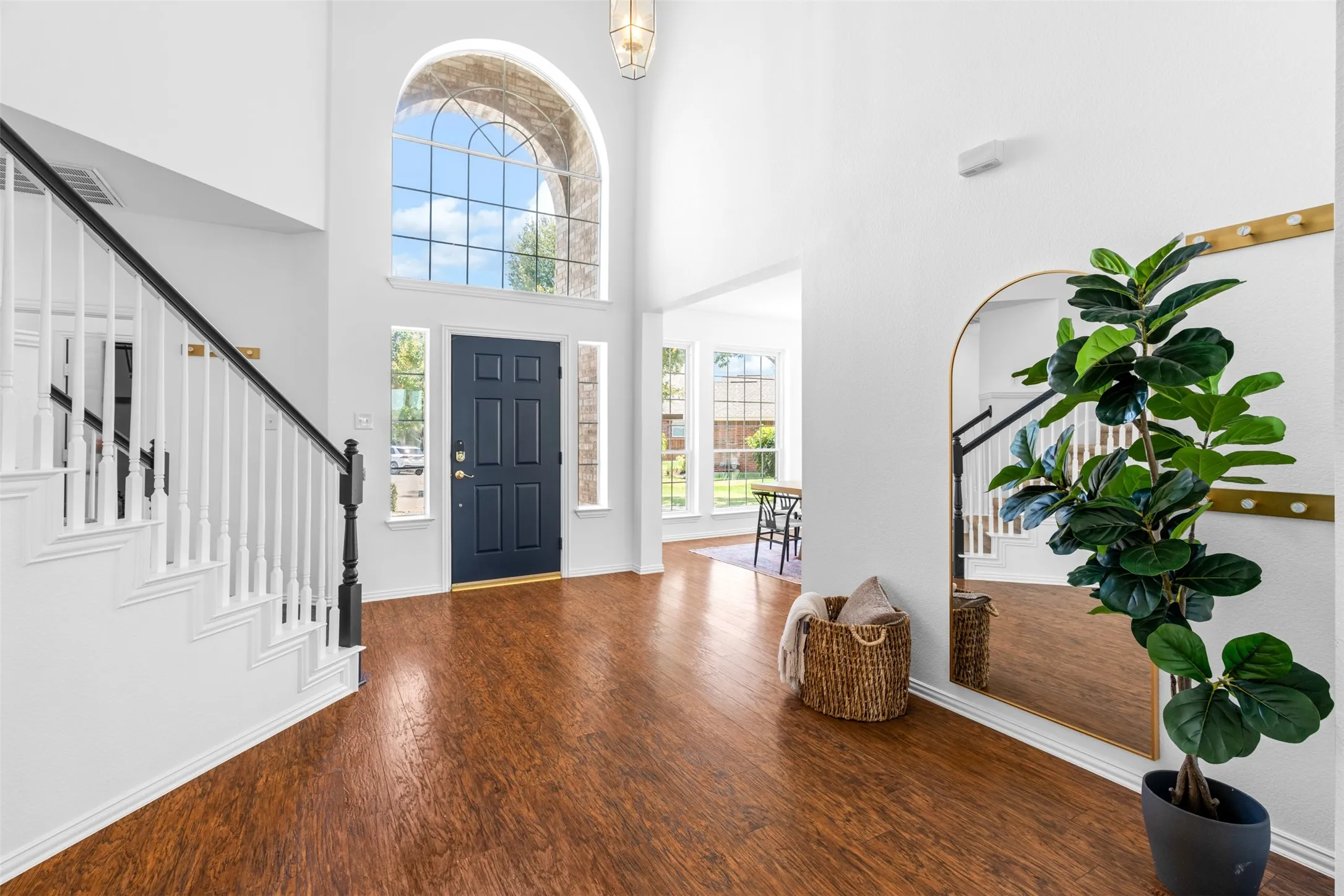 Single Family Residence For Sale in Collin County , 1702 Leander Court, Allen, Texas 75002, 4 Bedroom, 3 Bathroom, 2 Garage spaces, 2,953 Sqft, built in 2002, mls#21371659, Real Estate Agent in Allen, Homes For Sale in Collin county, Homes For Sale in Allen, Realtor in Allen Texas, Real Estate Brokerage Independent Realty Texas, Luminita Cordes Realtor
