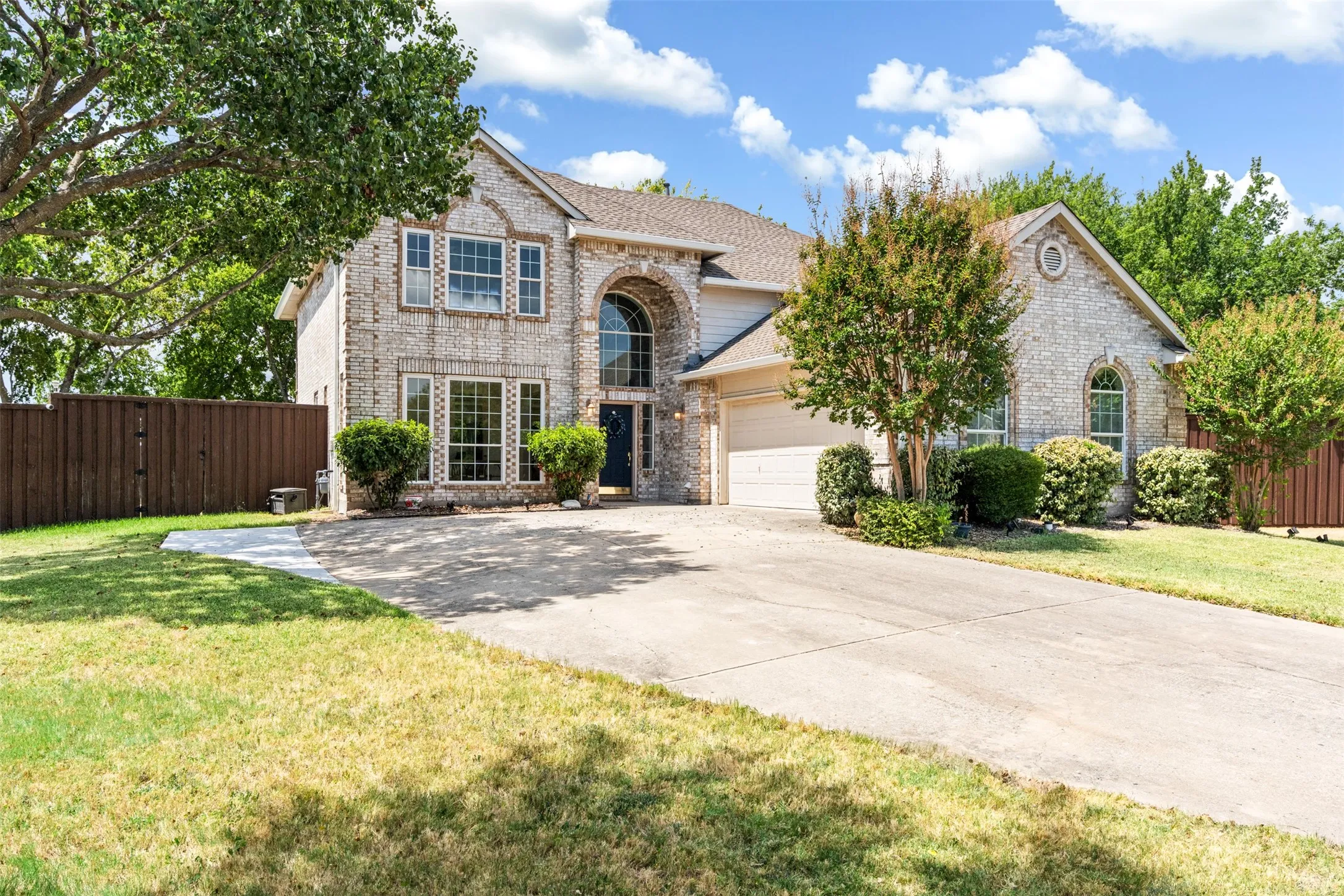 Single Family Residence For Sale in Collin County , 1702 Leander Court, Allen, Texas 75002, 4 Bedroom, 3 Bathroom, 2 Garage spaces, 2,953 Sqft, built in 2002, mls#21371659, Real Estate Agent in Allen, Homes For Sale in Collin county, Homes For Sale in Allen, Realtor in Allen Texas, Real Estate Brokerage Independent Realty Texas, Luminita Cordes Realtor