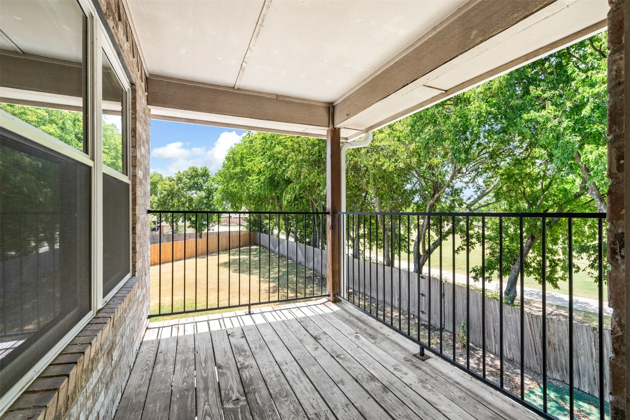 Single Family Residence For Sale in Collin County , 1702 Leander Court, Allen, Texas 75002, 4 Bedroom, 3 Bathroom, 2 Garage spaces, 2,953 Sqft, built in 2002, mls#21371659, Real Estate Agent in Allen, Homes For Sale in Collin county, Homes For Sale in Allen, Realtor in Allen Texas, Real Estate Brokerage Independent Realty Texas, Luminita Cordes Realtor