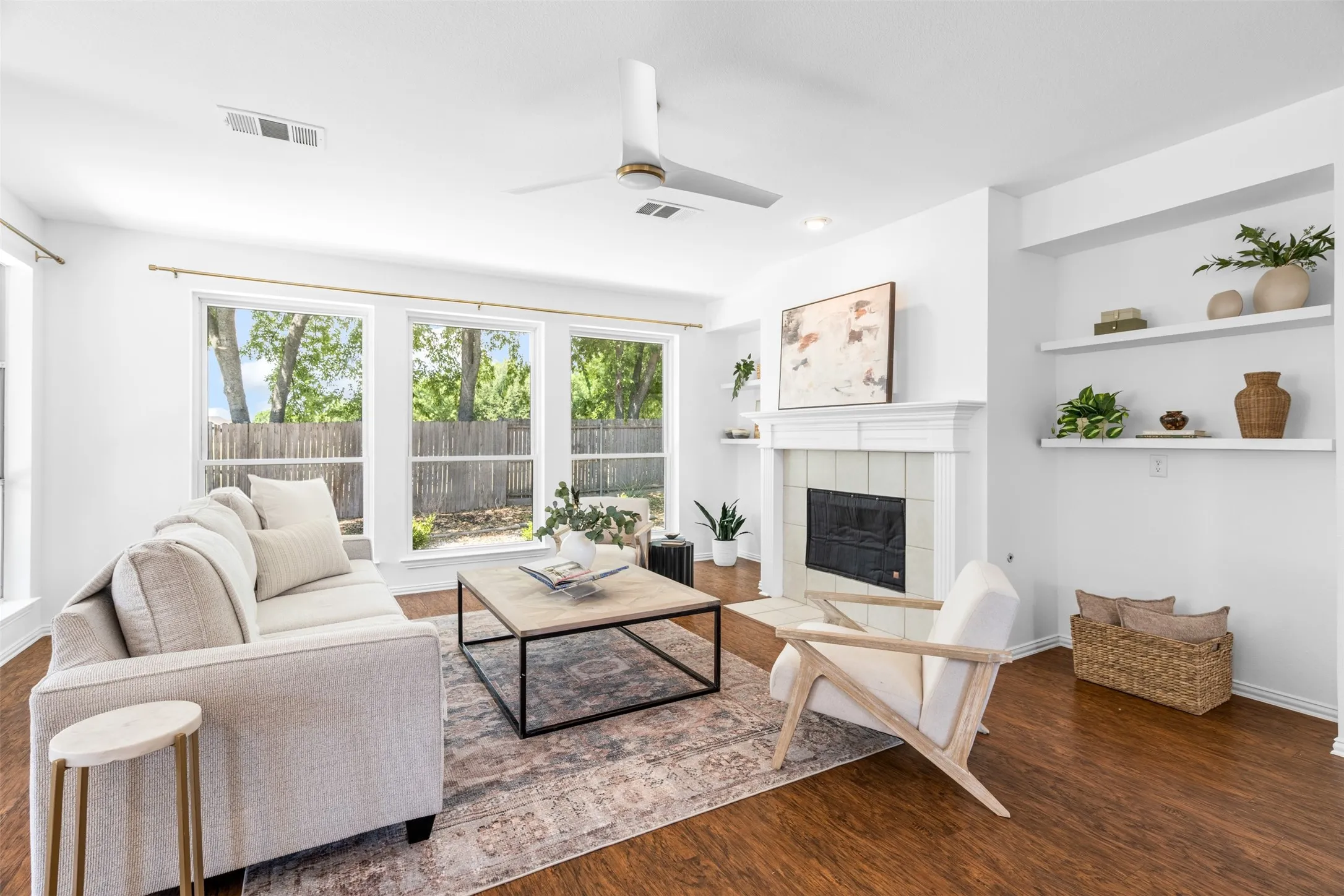 Single Family Residence For Sale in Collin County , 1702 Leander Court, Allen, Texas 75002, 4 Bedroom, 3 Bathroom, 2 Garage spaces, 2,953 Sqft, built in 2002, mls#21371659, Real Estate Agent in Allen, Homes For Sale in Collin county, Homes For Sale in Allen, Realtor in Allen Texas, Real Estate Brokerage Independent Realty Texas, Luminita Cordes Realtor