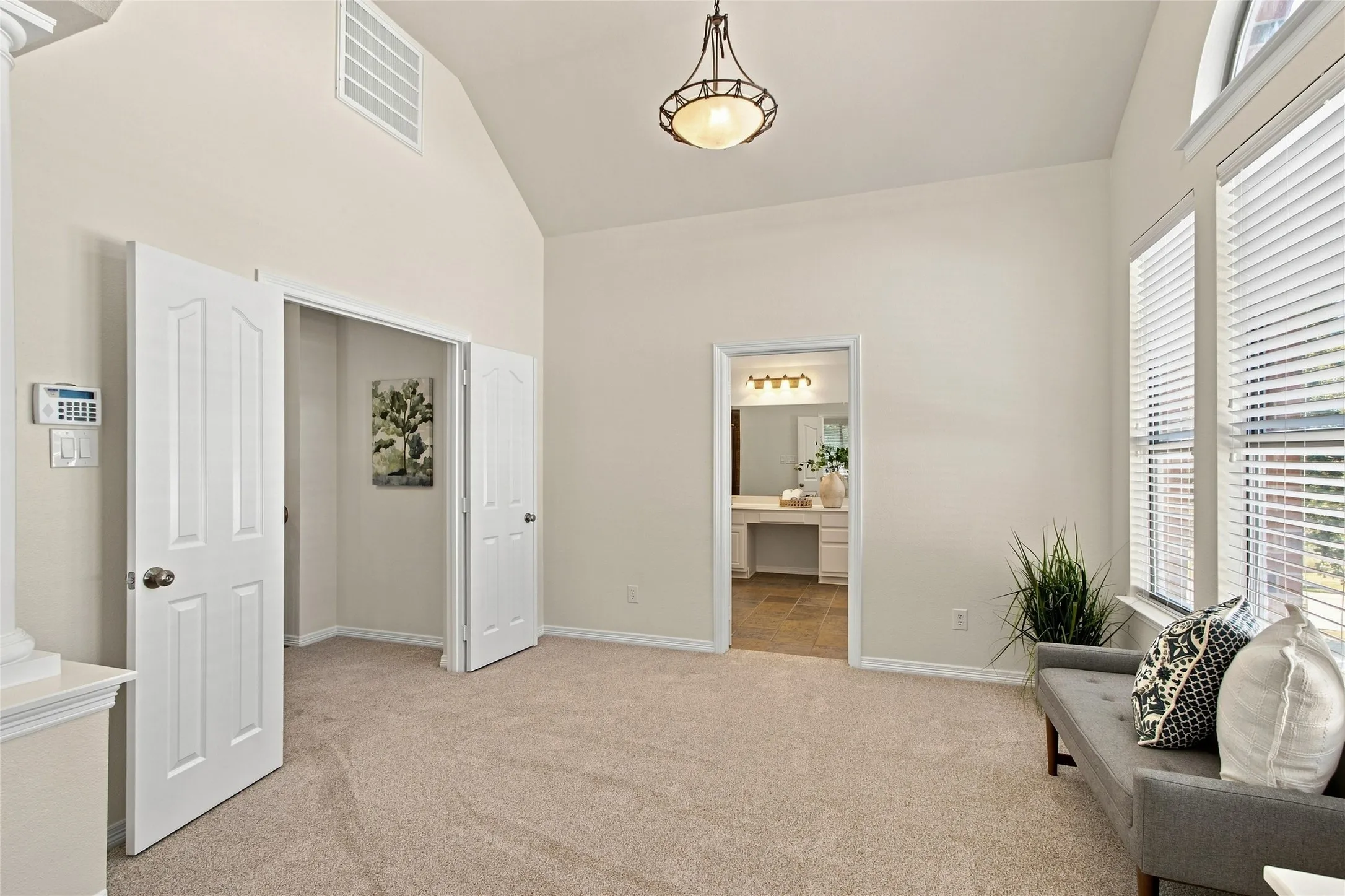Single Family Residence For Sale in Denton County , 2806 Butterfield Stage Road, Highland Village, Texas 75077, 4 Bedroom, 3 Bathroom, 2 Garage spaces, 3,395 Sqft, built in 2001, mls#21369110, Real Estate Agent in Highland Village, Homes For Sale in Denton county, Homes For Sale in Highland Village, Realtor in Highland Village Texas, Real Estate Brokerage Independent Realty Texas, Luminita Cordes Realtor