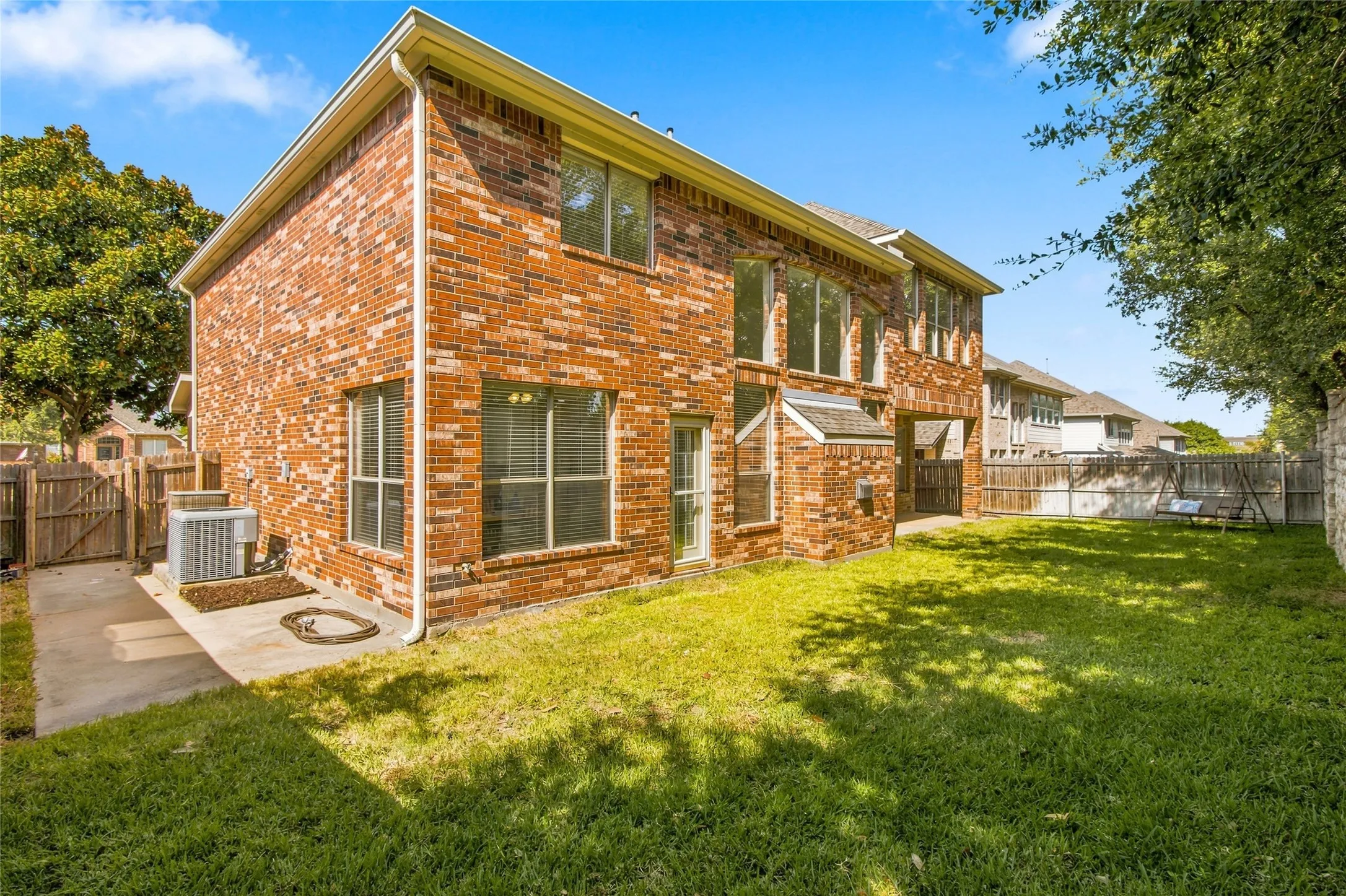 Single Family Residence For Sale in Denton County , 2806 Butterfield Stage Road, Highland Village, Texas 75077, 4 Bedroom, 3 Bathroom, 2 Garage spaces, 3,395 Sqft, built in 2001, mls#21369110, Real Estate Agent in Highland Village, Homes For Sale in Denton county, Homes For Sale in Highland Village, Realtor in Highland Village Texas, Real Estate Brokerage Independent Realty Texas, Luminita Cordes Realtor