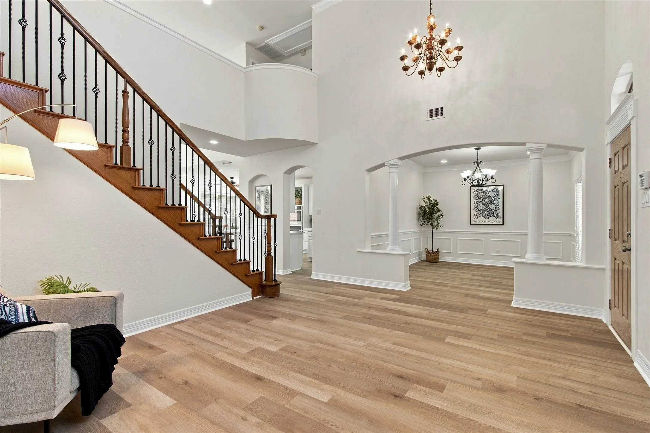 Single Family Residence For Sale in Denton County , 2806 Butterfield Stage Road, Highland Village, Texas 75077, 4 Bedroom, 3 Bathroom, 2 Garage spaces, 3,395 Sqft, built in 2001, mls#21369110, Real Estate Agent in Highland Village, Homes For Sale in Denton county, Homes For Sale in Highland Village, Realtor in Highland Village Texas, Real Estate Brokerage Independent Realty Texas, Luminita Cordes Realtor