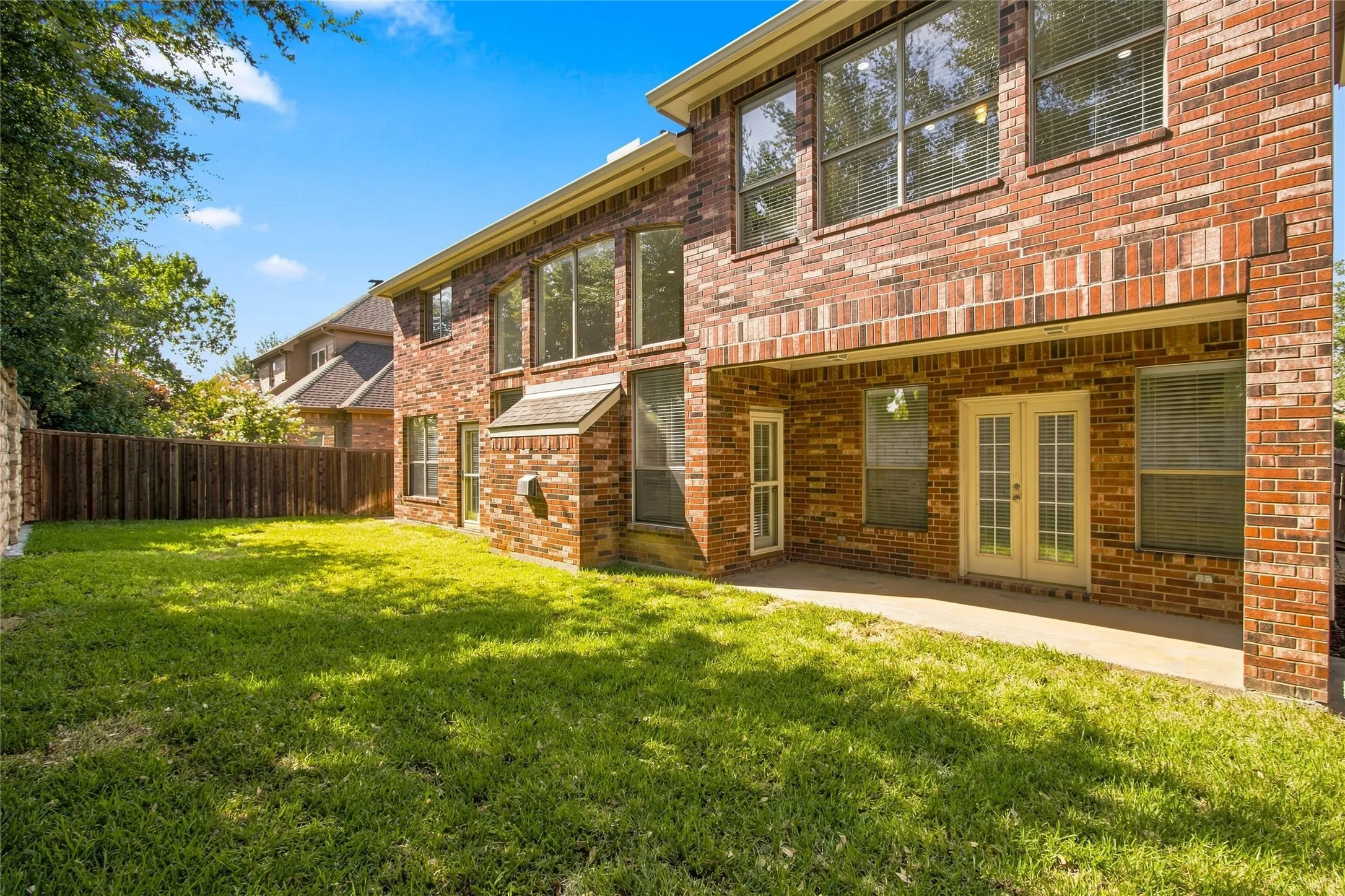 Single Family Residence For Sale in Denton County , 2806 Butterfield Stage Road, Highland Village, Texas 75077, 4 Bedroom, 3 Bathroom, 2 Garage spaces, 3,395 Sqft, built in 2001, mls#21369110, Real Estate Agent in Highland Village, Homes For Sale in Denton county, Homes For Sale in Highland Village, Realtor in Highland Village Texas, Real Estate Brokerage Independent Realty Texas, Luminita Cordes Realtor