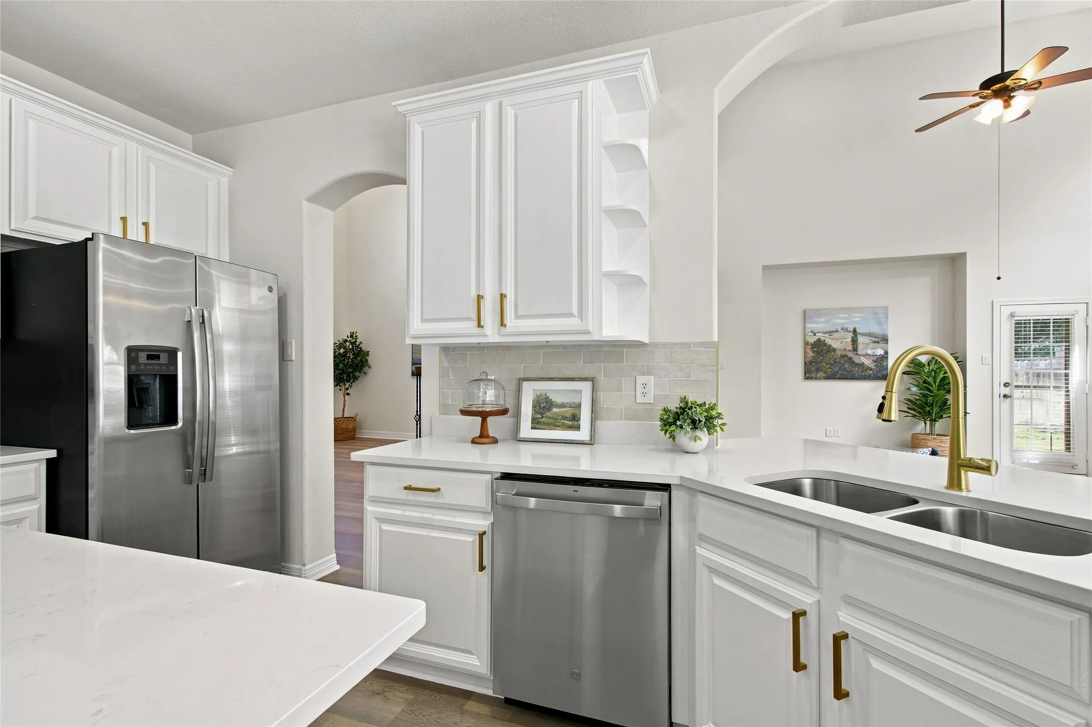 Single Family Residence For Sale in Denton County , 2806 Butterfield Stage Road, Highland Village, Texas 75077, 4 Bedroom, 3 Bathroom, 2 Garage spaces, 3,395 Sqft, built in 2001, mls#21369110, Real Estate Agent in Highland Village, Homes For Sale in Denton county, Homes For Sale in Highland Village, Realtor in Highland Village Texas, Real Estate Brokerage Independent Realty Texas, Luminita Cordes Realtor