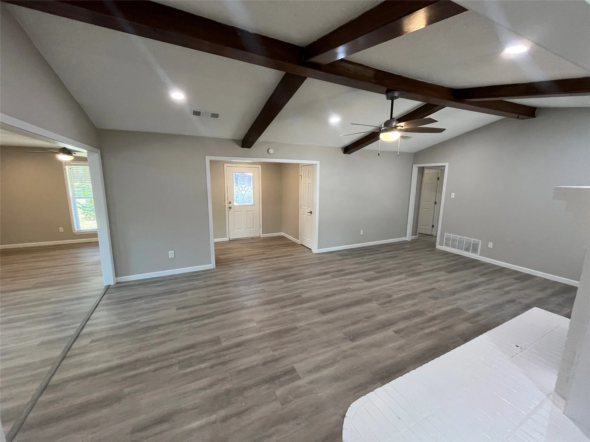 Single Family Residence For Rent in Dallas County , 146 Bailey Drive, De Soto, Texas 75115, 3 Bedroom, 2 Bathroom, 2 Garage spaces, 1,817 Sqft, built in 1971, mls#21357706, Real Estate Agent in De Soto, Homes For Rent in Dallas county, Homes For Rent in De Soto, Realtor in De Soto Texas, Real Estate Brokerage Independent Realty Texas, Luminita Cordes Realtor
