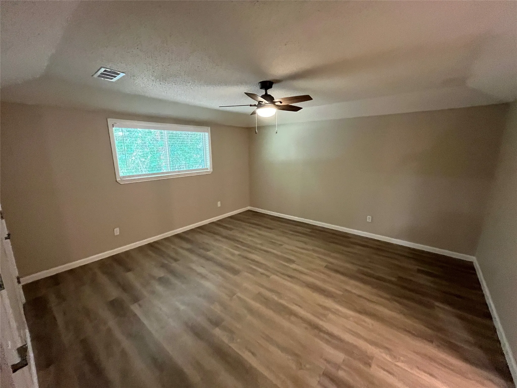Single Family Residence For Rent in Dallas County , 146 Bailey Drive, De Soto, Texas 75115, 3 Bedroom, 2 Bathroom, 2 Garage spaces, 1,817 Sqft, built in 1971, mls#21357706, Real Estate Agent in De Soto, Homes For Rent in Dallas county, Homes For Rent in De Soto, Realtor in De Soto Texas, Real Estate Brokerage Independent Realty Texas, Luminita Cordes Realtor