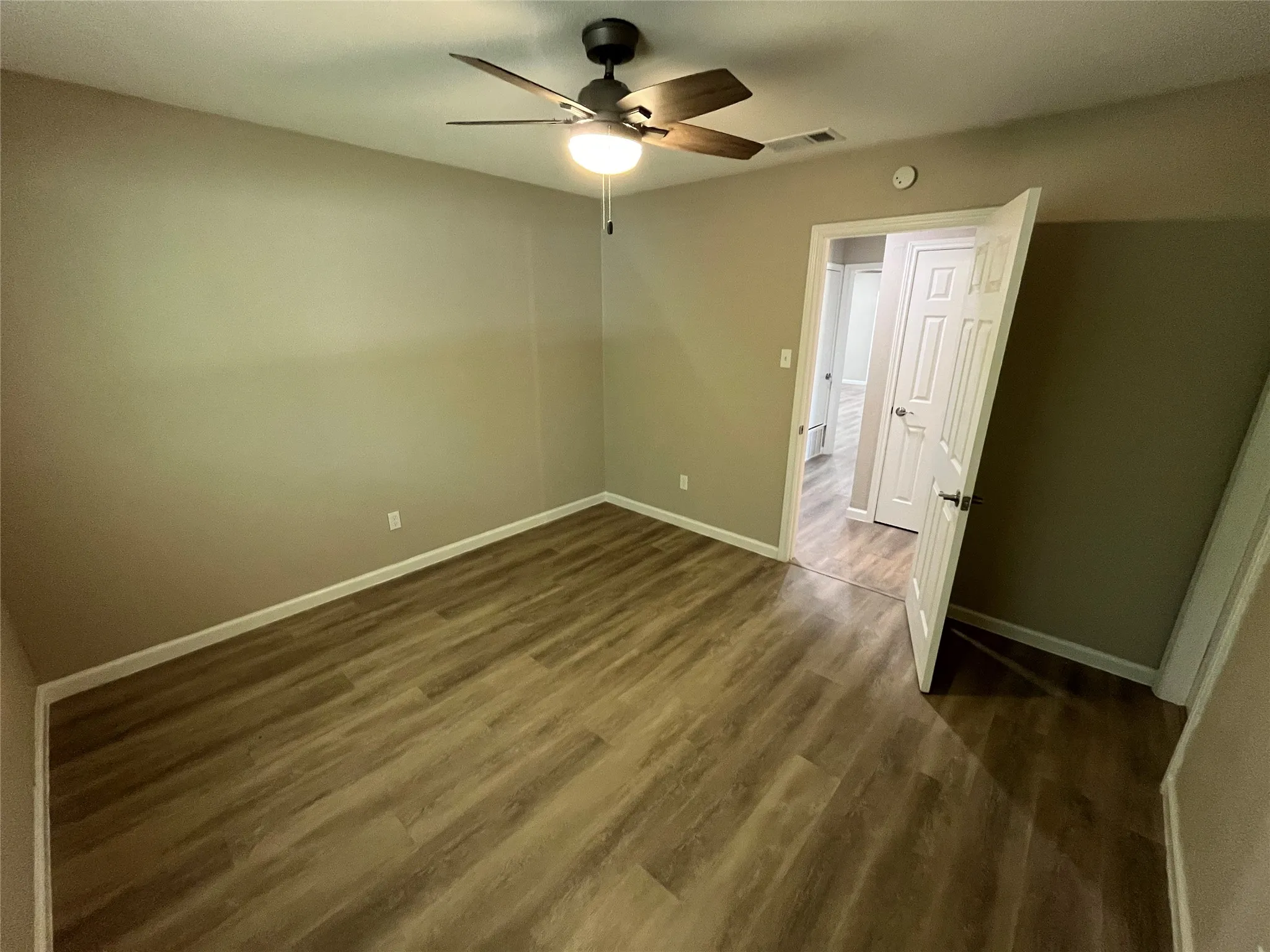 Single Family Residence For Rent in Dallas County , 146 Bailey Drive, De Soto, Texas 75115, 3 Bedroom, 2 Bathroom, 2 Garage spaces, 1,817 Sqft, built in 1971, mls#21357706, Real Estate Agent in De Soto, Homes For Rent in Dallas county, Homes For Rent in De Soto, Realtor in De Soto Texas, Real Estate Brokerage Independent Realty Texas, Luminita Cordes Realtor