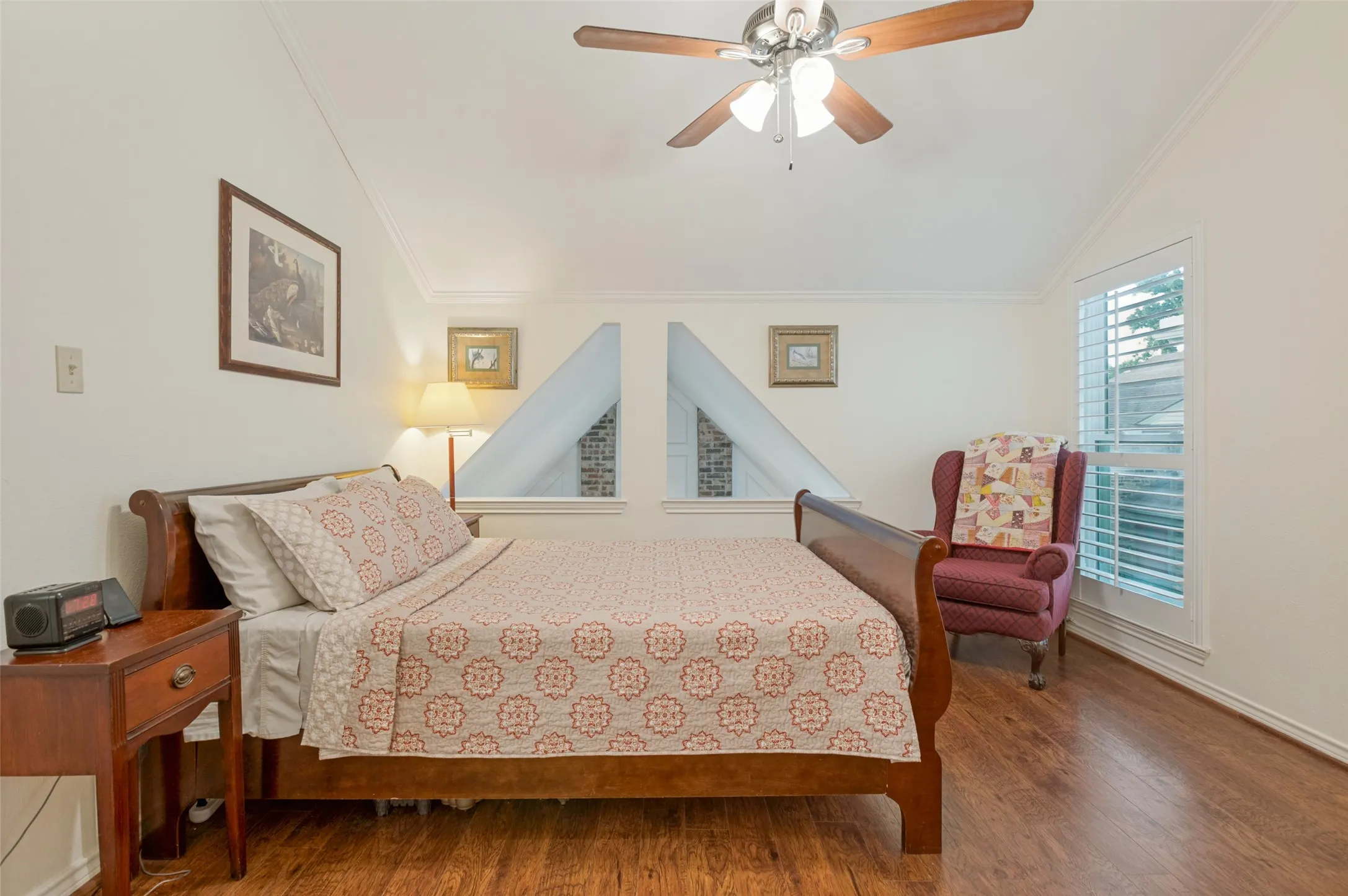 Single Family Residence For Sale in Dallas County , 3014 Adolph Street, Dallas, Texas 75204, 2 Bedroom, 2 Bathroom, Garage spaces, 1,139 Sqft, built in 1982, mls#21371470, Real Estate Agent in Dallas, Homes For Sale in Dallas county, Homes For Sale in Dallas, Realtor in Dallas Texas, Real Estate Brokerage Independent Realty Texas, Luminita Cordes Realtor