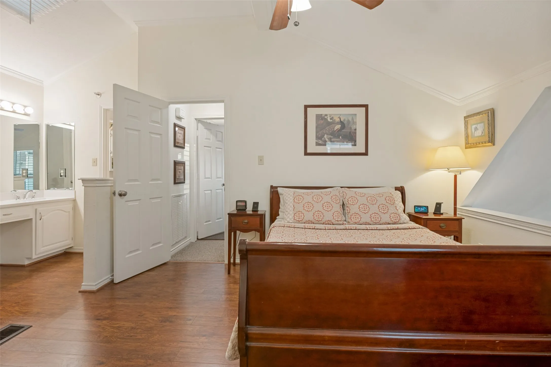 Single Family Residence For Sale in Dallas County , 3014 Adolph Street, Dallas, Texas 75204, 2 Bedroom, 2 Bathroom, Garage spaces, 1,139 Sqft, built in 1982, mls#21371470, Real Estate Agent in Dallas, Homes For Sale in Dallas county, Homes For Sale in Dallas, Realtor in Dallas Texas, Real Estate Brokerage Independent Realty Texas, Luminita Cordes Realtor