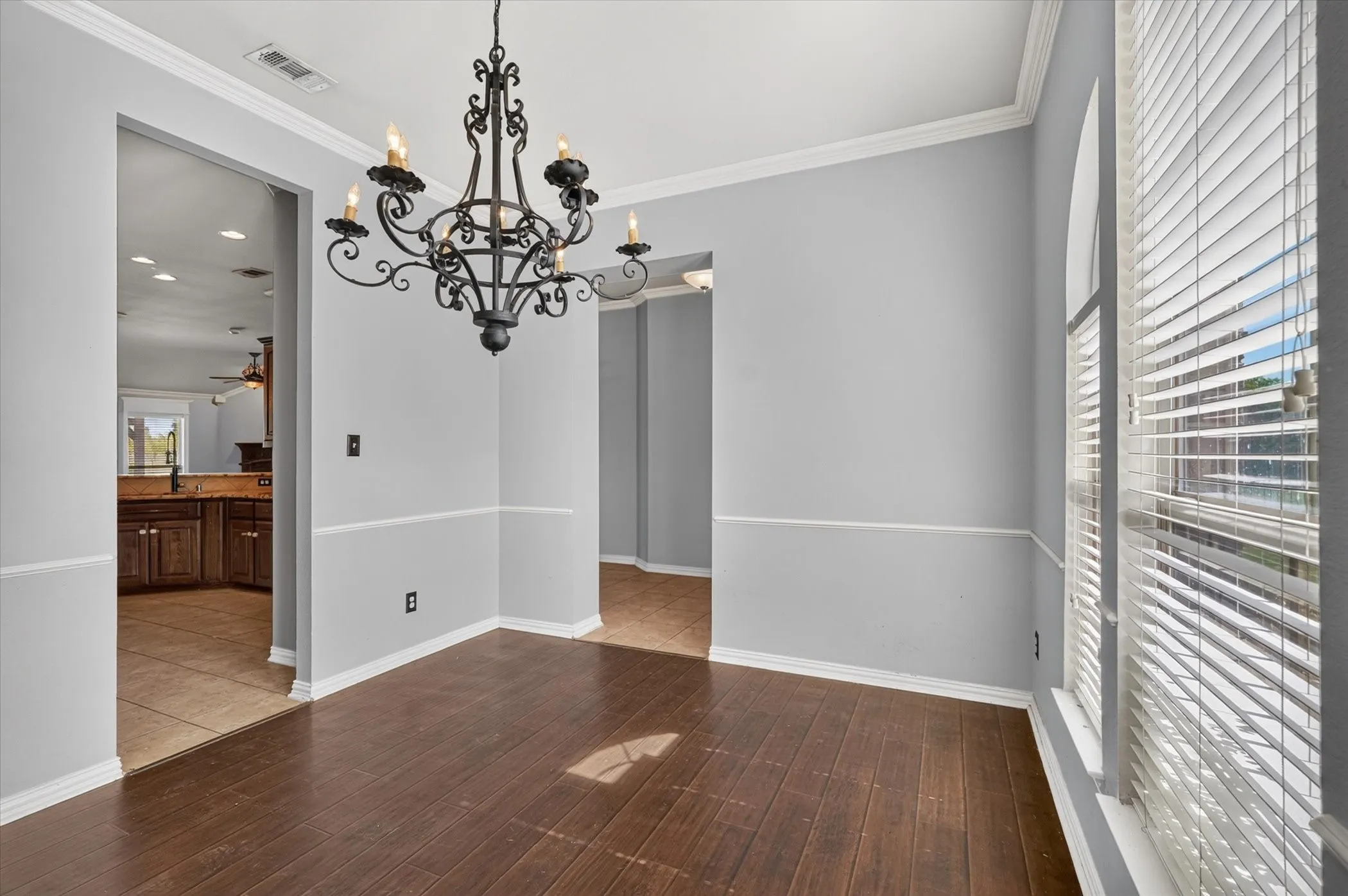 Single Family Residence For Sale in Kaufman County , 10231 Bantry Lane, Forney, Texas 75126, 4 Bedroom, 2 Bathroom, 2 Garage spaces, 2,392 Sqft, built in 2008, mls#21370326, Real Estate Agent in Forney, Homes For Sale in Kaufman county, Homes For Sale in Forney, Realtor in Forney Texas, Real Estate Brokerage Independent Realty Texas, Luminita Cordes Realtor