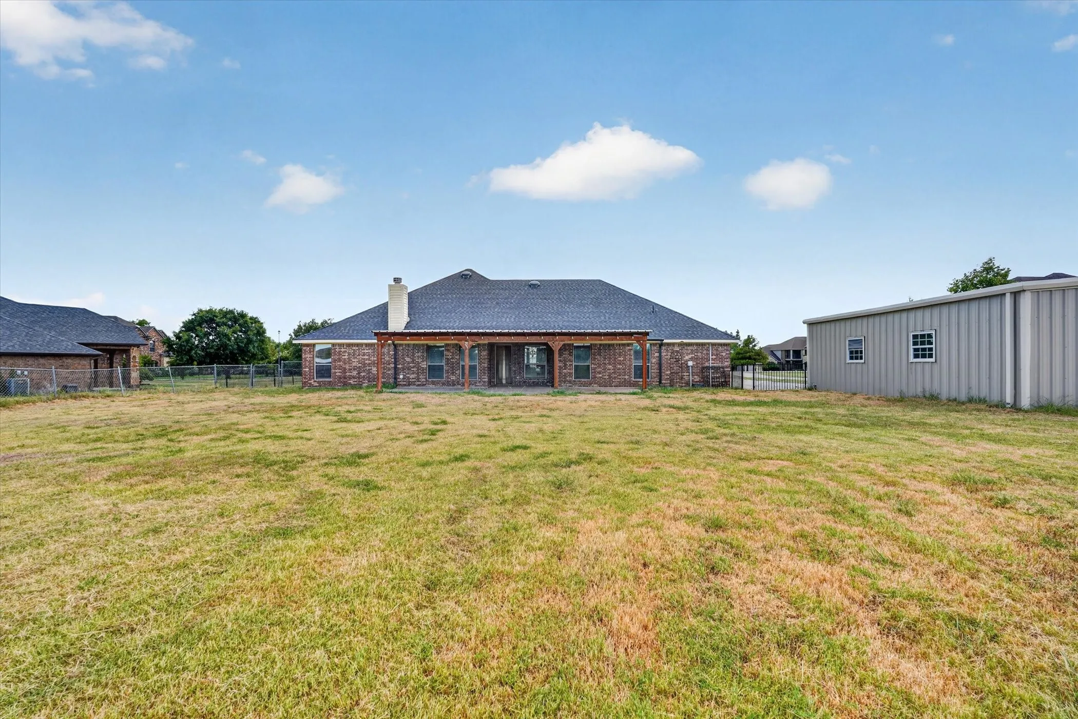 Single Family Residence For Sale in Kaufman County , 10231 Bantry Lane, Forney, Texas 75126, 4 Bedroom, 2 Bathroom, 2 Garage spaces, 2,392 Sqft, built in 2008, mls#21370326, Real Estate Agent in Forney, Homes For Sale in Kaufman county, Homes For Sale in Forney, Realtor in Forney Texas, Real Estate Brokerage Independent Realty Texas, Luminita Cordes Realtor