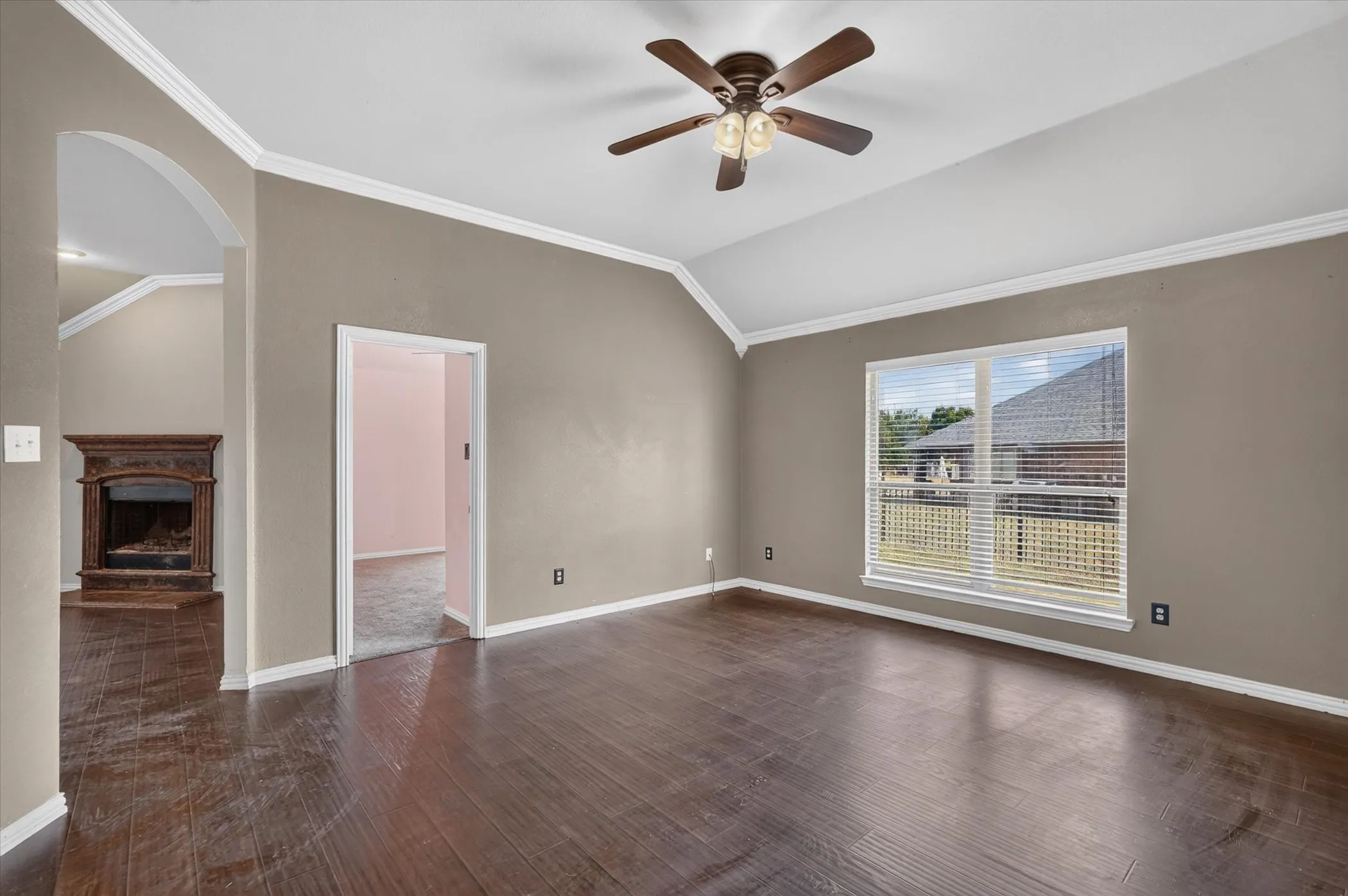 Single Family Residence For Sale in Kaufman County , 10231 Bantry Lane, Forney, Texas 75126, 4 Bedroom, 2 Bathroom, 2 Garage spaces, 2,392 Sqft, built in 2008, mls#21370326, Real Estate Agent in Forney, Homes For Sale in Kaufman county, Homes For Sale in Forney, Realtor in Forney Texas, Real Estate Brokerage Independent Realty Texas, Luminita Cordes Realtor