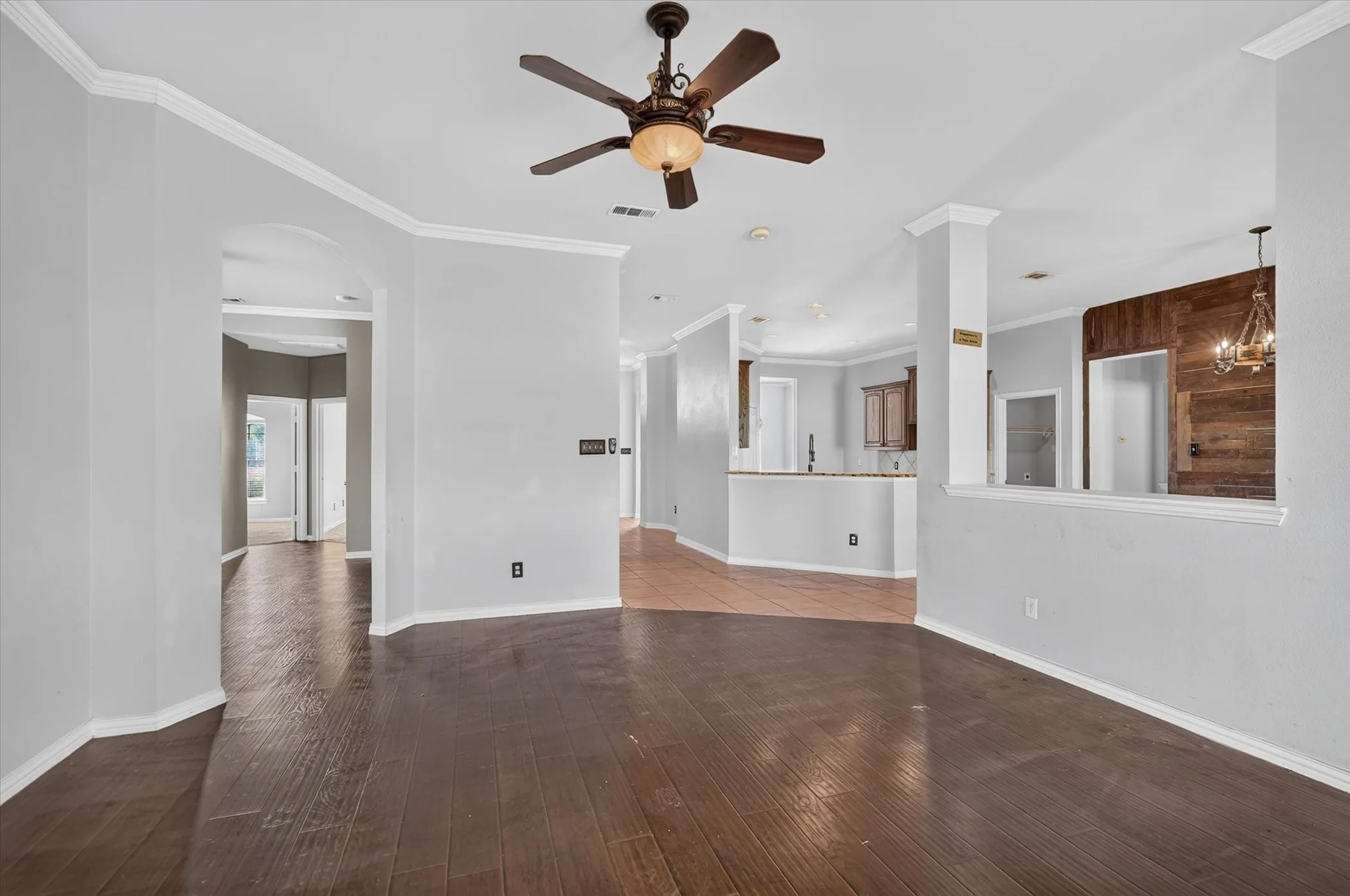 Single Family Residence For Sale in Kaufman County , 10231 Bantry Lane, Forney, Texas 75126, 4 Bedroom, 2 Bathroom, 2 Garage spaces, 2,392 Sqft, built in 2008, mls#21370326, Real Estate Agent in Forney, Homes For Sale in Kaufman county, Homes For Sale in Forney, Realtor in Forney Texas, Real Estate Brokerage Independent Realty Texas, Luminita Cordes Realtor