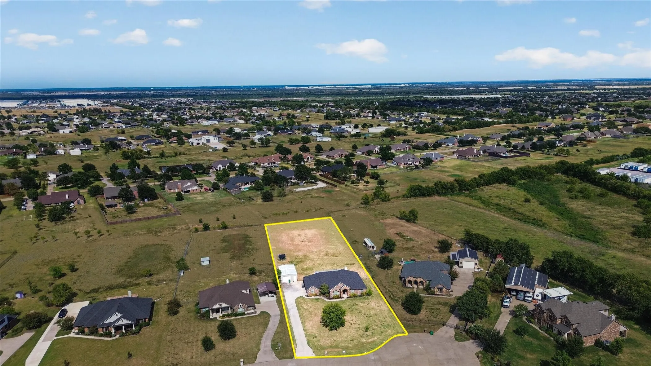 Single Family Residence For Sale in Kaufman County , 10231 Bantry Lane, Forney, Texas 75126, 4 Bedroom, 2 Bathroom, 2 Garage spaces, 2,392 Sqft, built in 2008, mls#21370326, Real Estate Agent in Forney, Homes For Sale in Kaufman county, Homes For Sale in Forney, Realtor in Forney Texas, Real Estate Brokerage Independent Realty Texas, Luminita Cordes Realtor