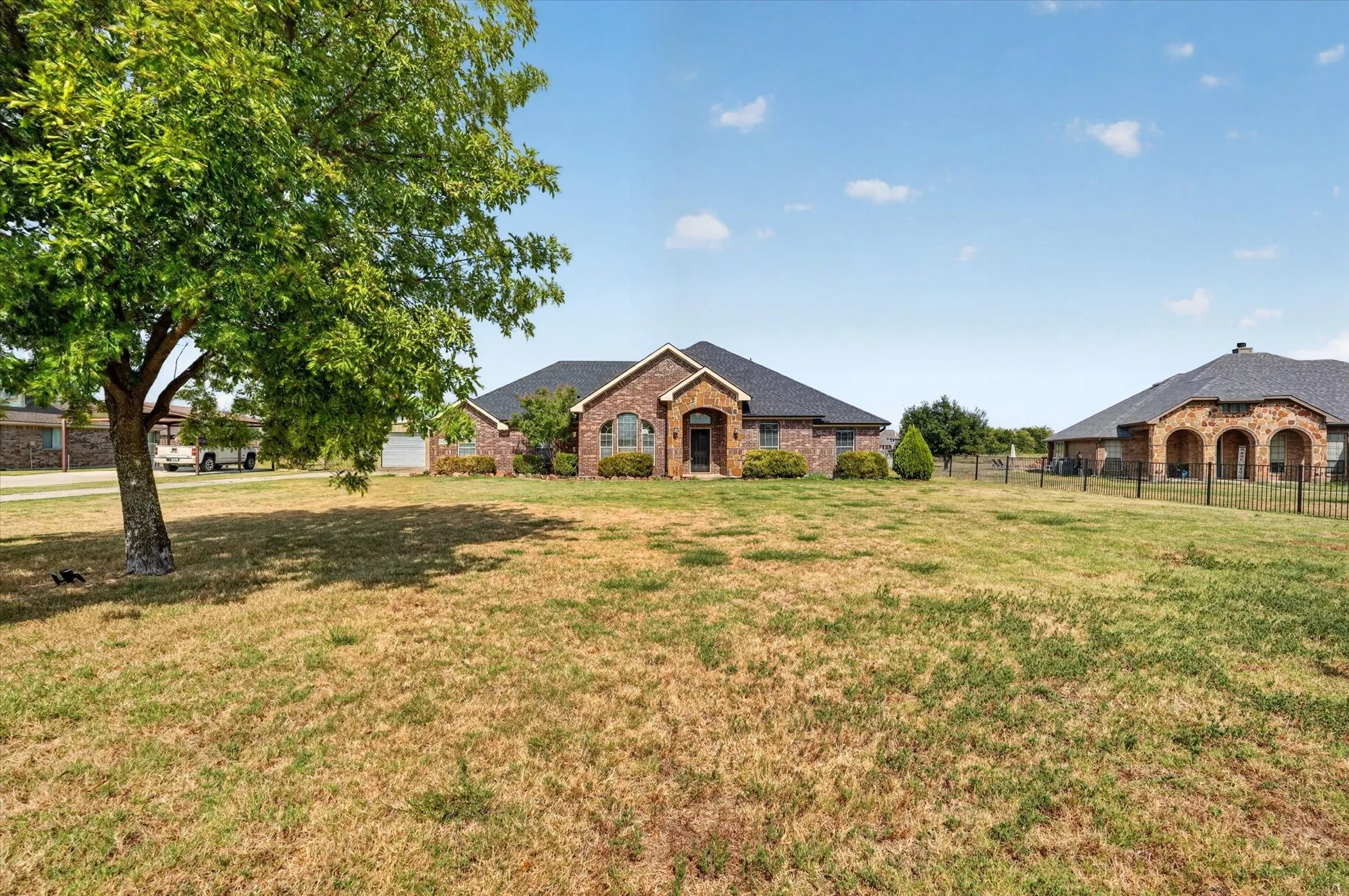 Single Family Residence For Sale in Kaufman County , 10231 Bantry Lane, Forney, Texas 75126, 4 Bedroom, 2 Bathroom, 2 Garage spaces, 2,392 Sqft, built in 2008, mls#21370326, Real Estate Agent in Forney, Homes For Sale in Kaufman county, Homes For Sale in Forney, Realtor in Forney Texas, Real Estate Brokerage Independent Realty Texas, Luminita Cordes Realtor