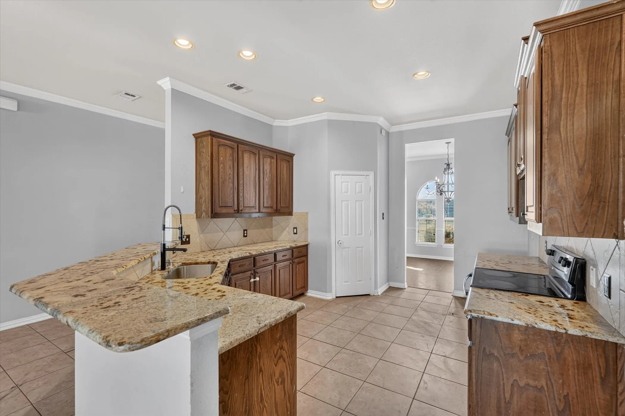 Single Family Residence For Sale in Kaufman County , 10231 Bantry Lane, Forney, Texas 75126, 4 Bedroom, 2 Bathroom, 2 Garage spaces, 2,392 Sqft, built in 2008, mls#21370326, Real Estate Agent in Forney, Homes For Sale in Kaufman county, Homes For Sale in Forney, Realtor in Forney Texas, Real Estate Brokerage Independent Realty Texas, Luminita Cordes Realtor
