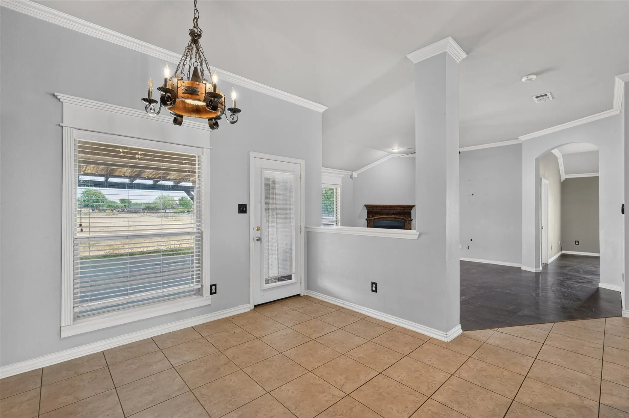 Single Family Residence For Sale in Kaufman County , 10231 Bantry Lane, Forney, Texas 75126, 4 Bedroom, 2 Bathroom, 2 Garage spaces, 2,392 Sqft, built in 2008, mls#21370326, Real Estate Agent in Forney, Homes For Sale in Kaufman county, Homes For Sale in Forney, Realtor in Forney Texas, Real Estate Brokerage Independent Realty Texas, Luminita Cordes Realtor