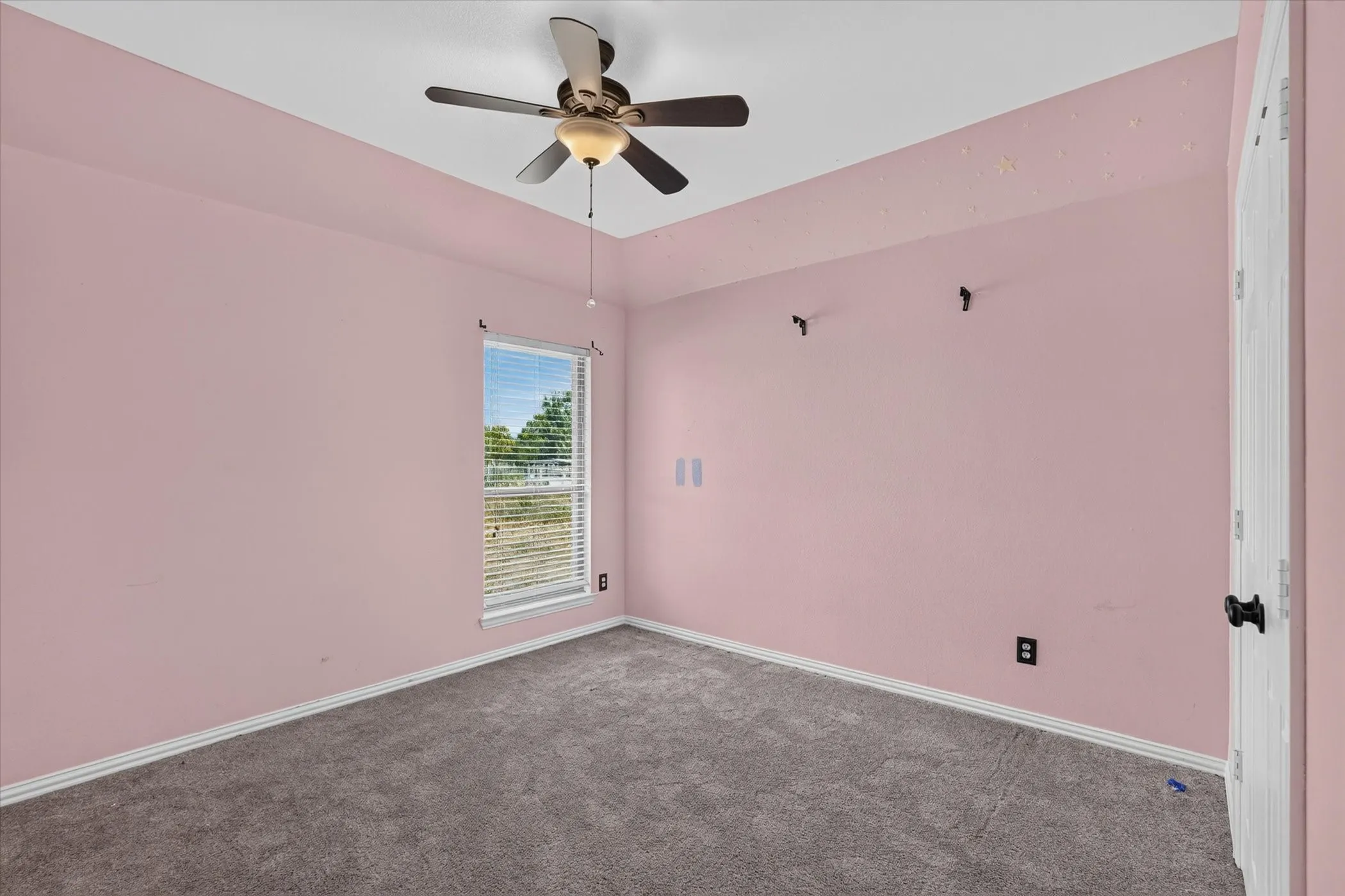 Single Family Residence For Sale in Kaufman County , 10231 Bantry Lane, Forney, Texas 75126, 4 Bedroom, 2 Bathroom, 2 Garage spaces, 2,392 Sqft, built in 2008, mls#21370326, Real Estate Agent in Forney, Homes For Sale in Kaufman county, Homes For Sale in Forney, Realtor in Forney Texas, Real Estate Brokerage Independent Realty Texas, Luminita Cordes Realtor