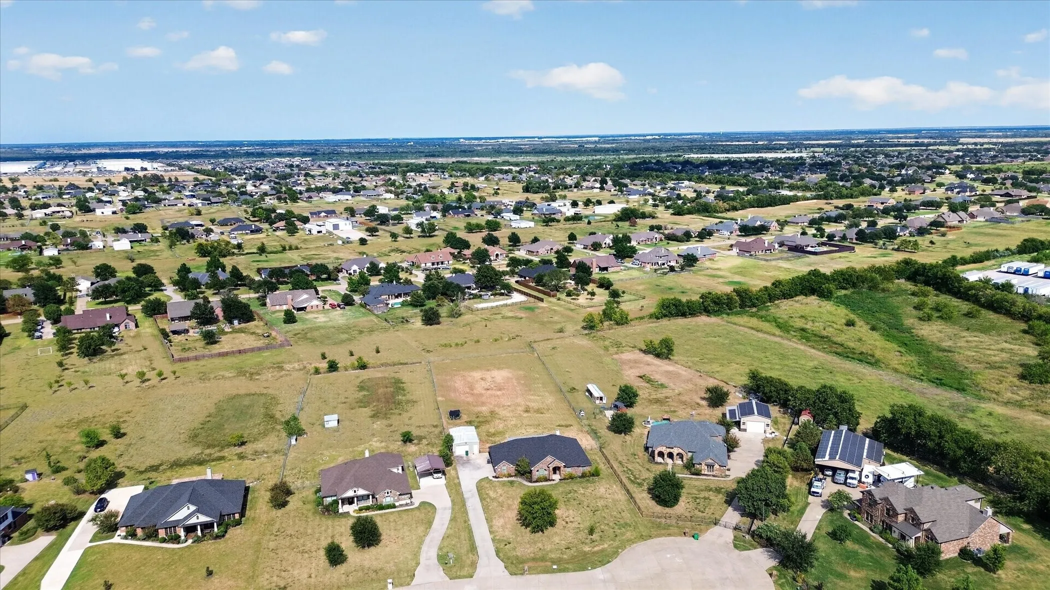 Single Family Residence For Sale in Kaufman County , 10231 Bantry Lane, Forney, Texas 75126, 4 Bedroom, 2 Bathroom, 2 Garage spaces, 2,392 Sqft, built in 2008, mls#21370326, Real Estate Agent in Forney, Homes For Sale in Kaufman county, Homes For Sale in Forney, Realtor in Forney Texas, Real Estate Brokerage Independent Realty Texas, Luminita Cordes Realtor