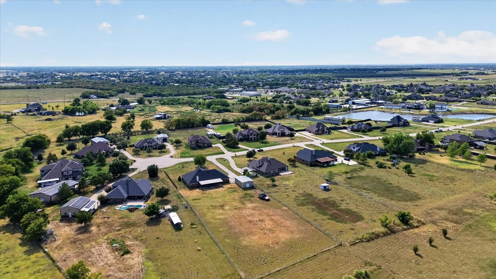Single Family Residence For Sale in Kaufman County , 10231 Bantry Lane, Forney, Texas 75126, 4 Bedroom, 2 Bathroom, 2 Garage spaces, 2,392 Sqft, built in 2008, mls#21370326, Real Estate Agent in Forney, Homes For Sale in Kaufman county, Homes For Sale in Forney, Realtor in Forney Texas, Real Estate Brokerage Independent Realty Texas, Luminita Cordes Realtor