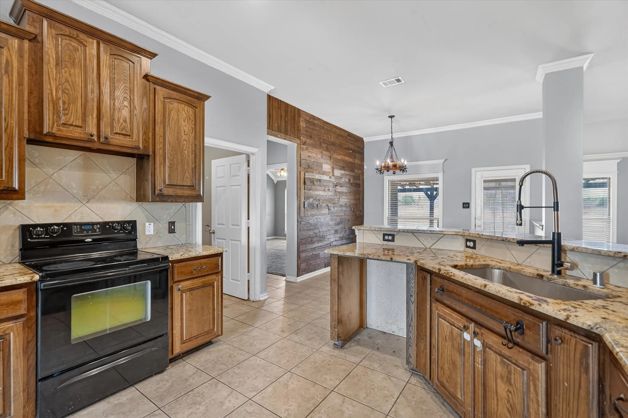 Single Family Residence For Sale in Kaufman County , 10231 Bantry Lane, Forney, Texas 75126, 4 Bedroom, 2 Bathroom, 2 Garage spaces, 2,392 Sqft, built in 2008, mls#21370326, Real Estate Agent in Forney, Homes For Sale in Kaufman county, Homes For Sale in Forney, Realtor in Forney Texas, Real Estate Brokerage Independent Realty Texas, Luminita Cordes Realtor